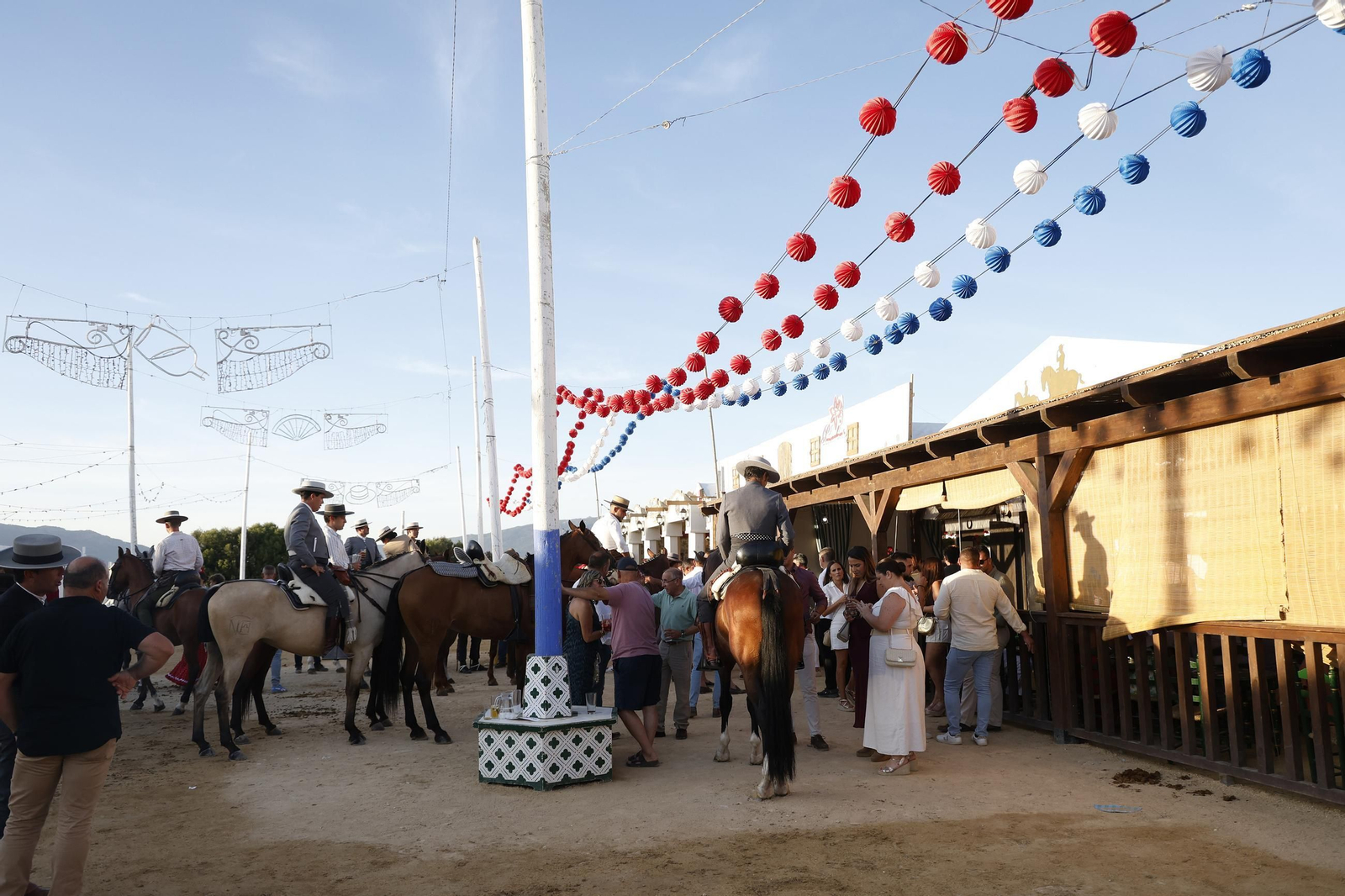 Búscate en las fotos del sábado en la Feria de Tarifa 2025