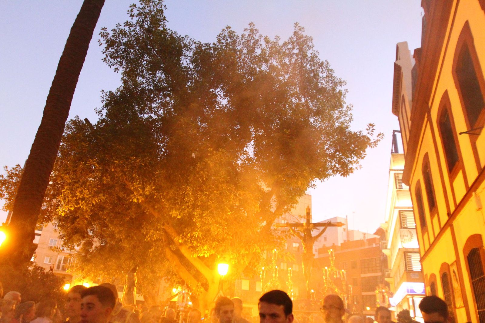 El Cristo de la Expiración preside el Vía Crucis del Consejo de Hermandades