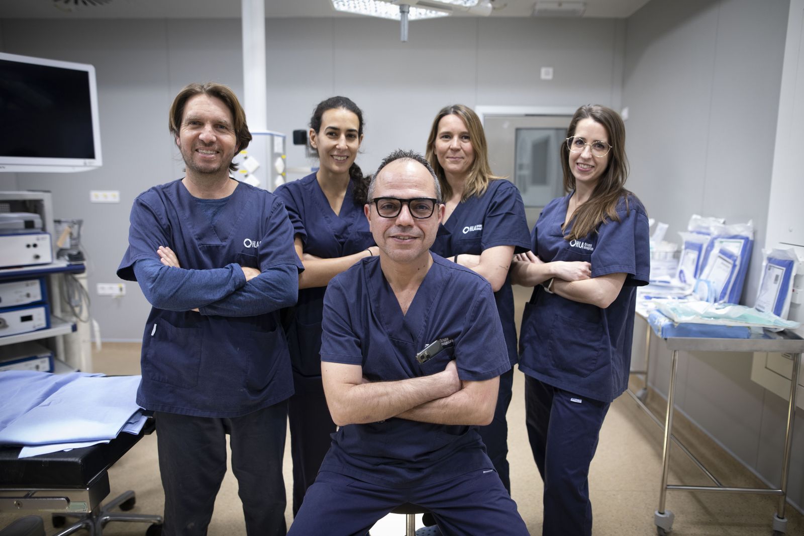 El Dr. Karim Muffak junto a su gran equipo de profesionales en las instalaciones de HLA Inmaculada.