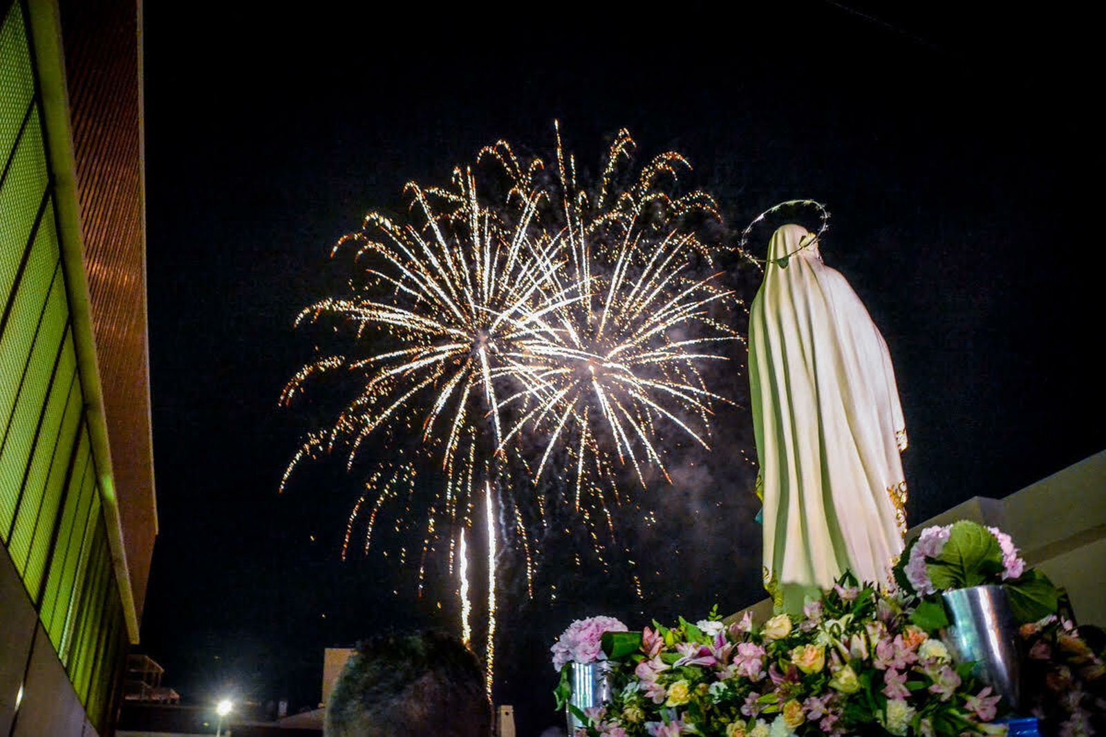 La Gloria muestra un año más su devoción a la Virgen de Lourdes