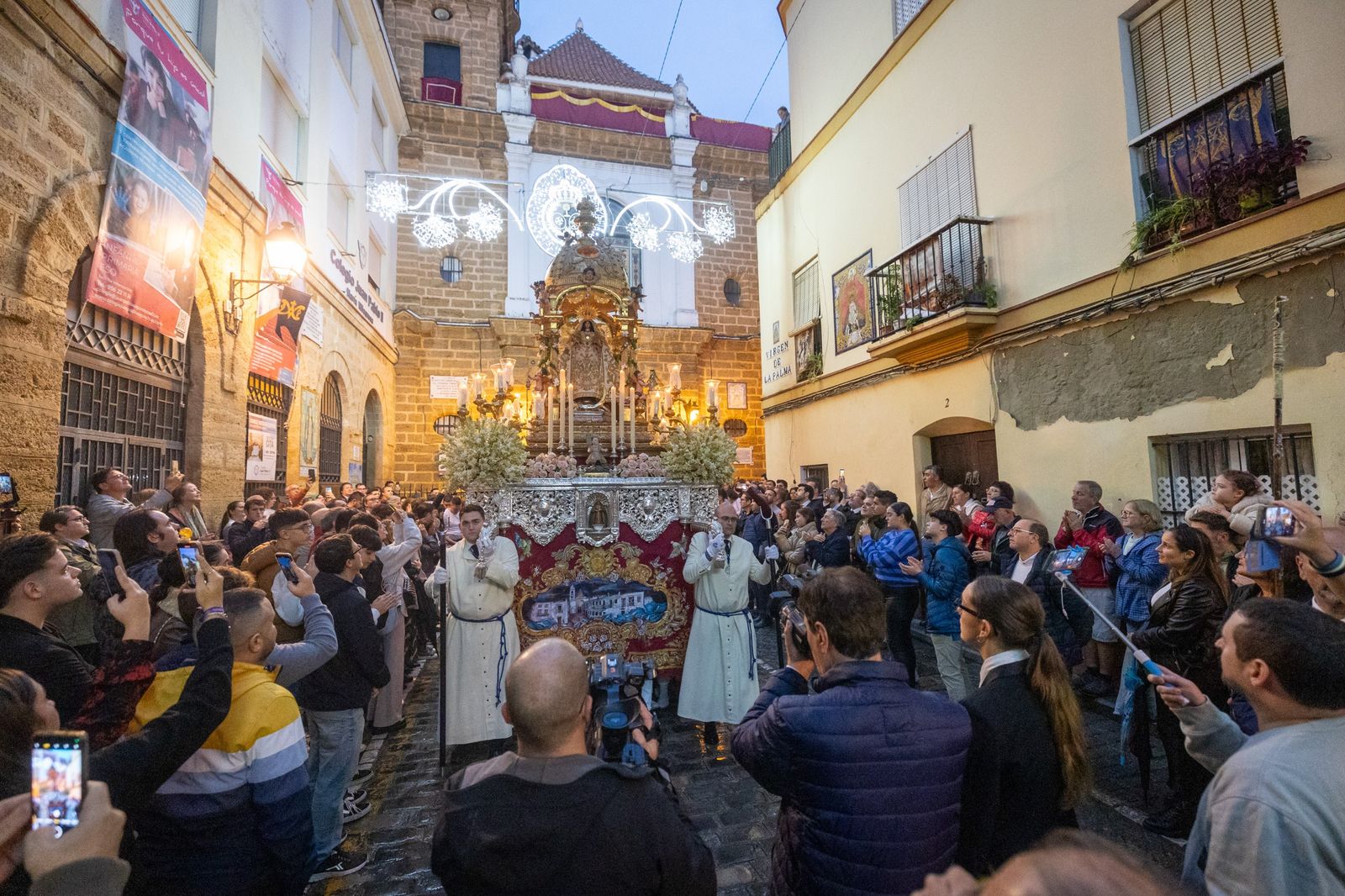 Las imágenes de la procesión de la Virgen de la Palma, en Cádiz