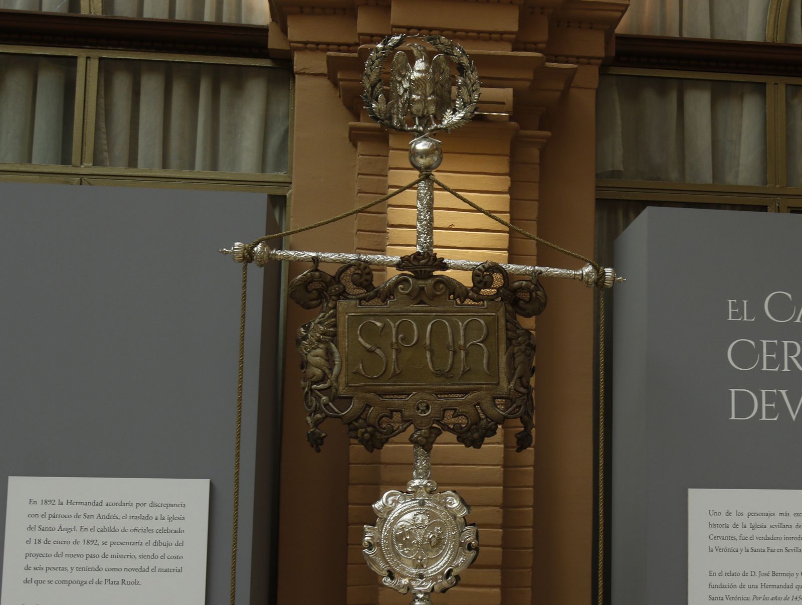 Exposición de la Hermandad del Valle y presentación del paño de la Verónica