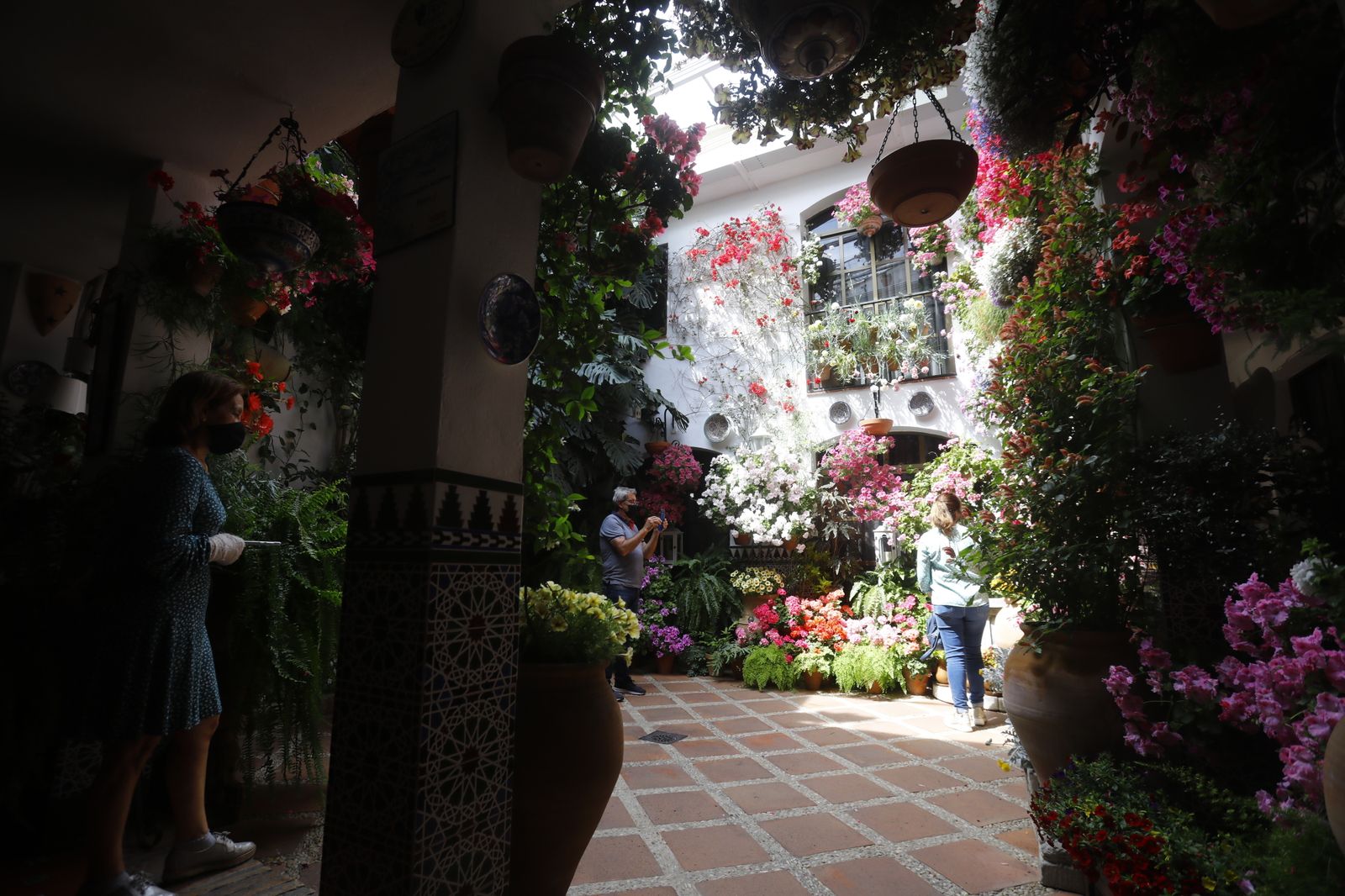 Fotografías: Sábado de colas y bulla en los Patios de Córdoba
