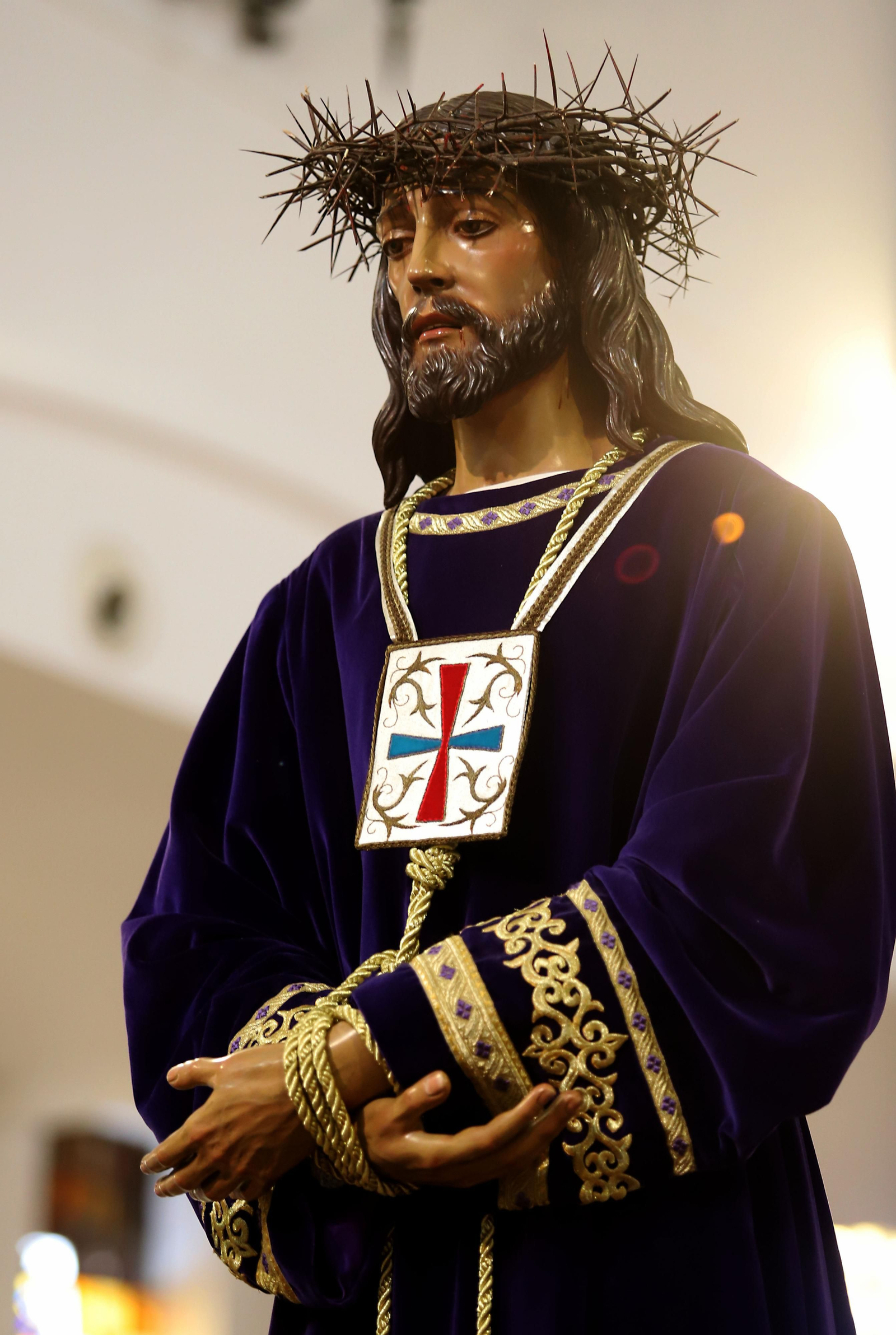 Imágenes de la veneración a Nuestro Padre Jesús Cautivo en la Iglesia del Rocío