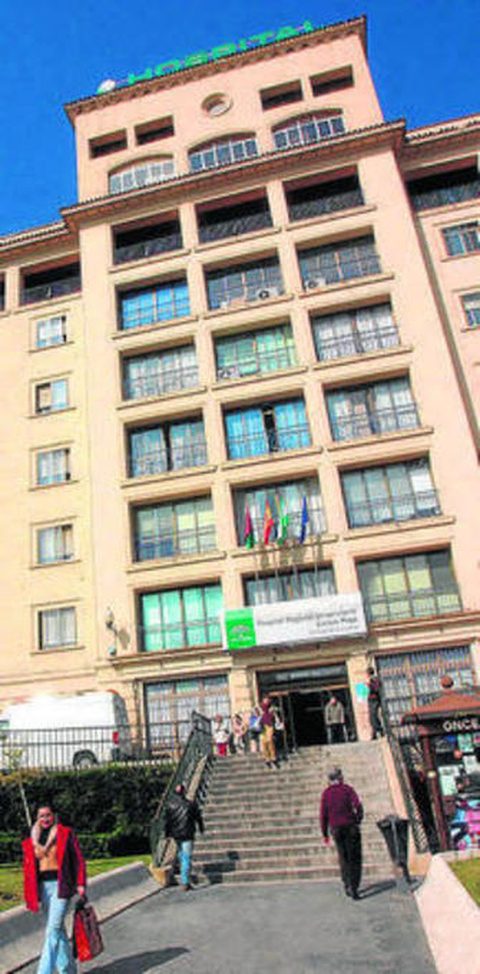 Entrada principal del Carlos Haya.