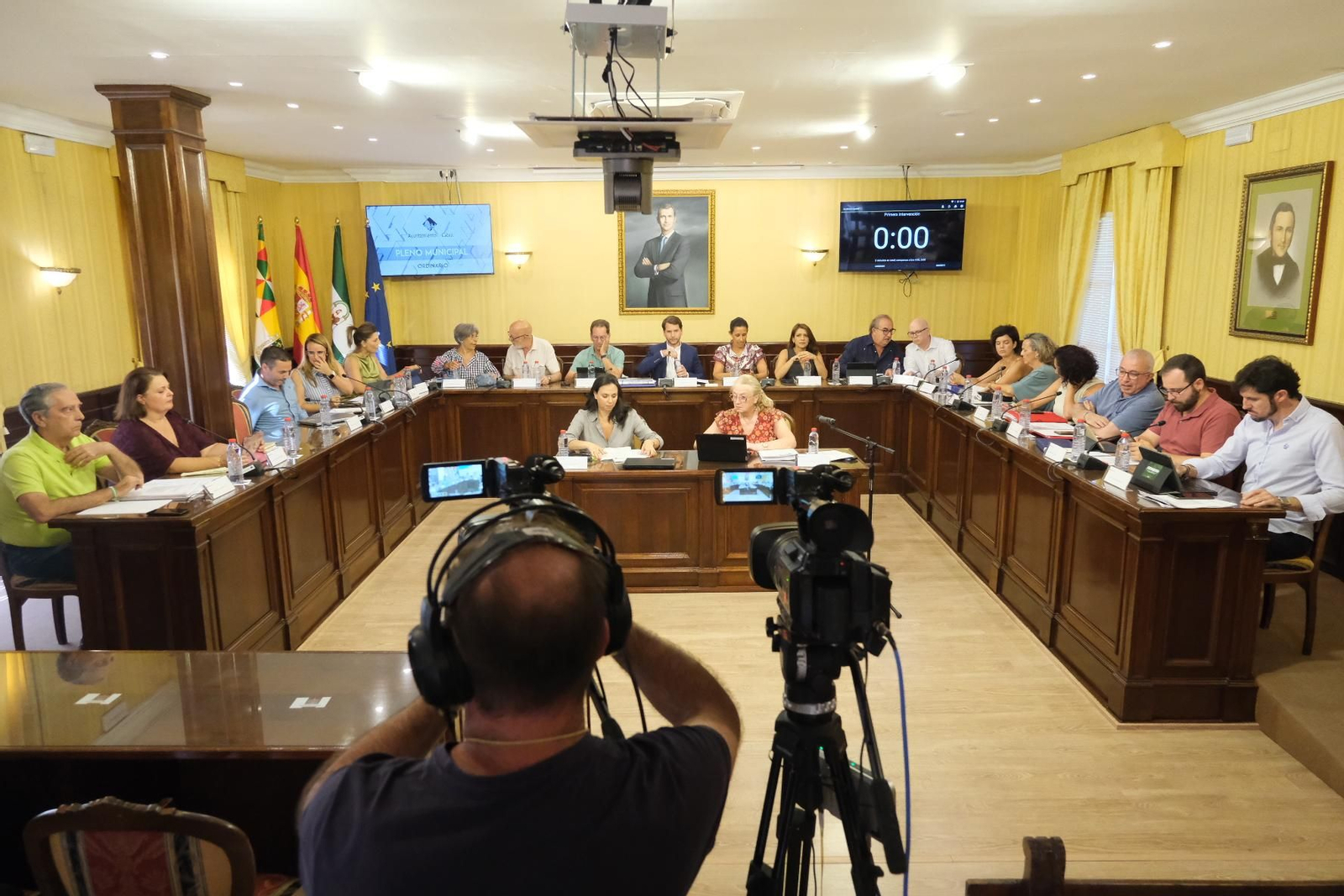 Un momento de la sesión plenaria del Ayuntamiento de Cabra.