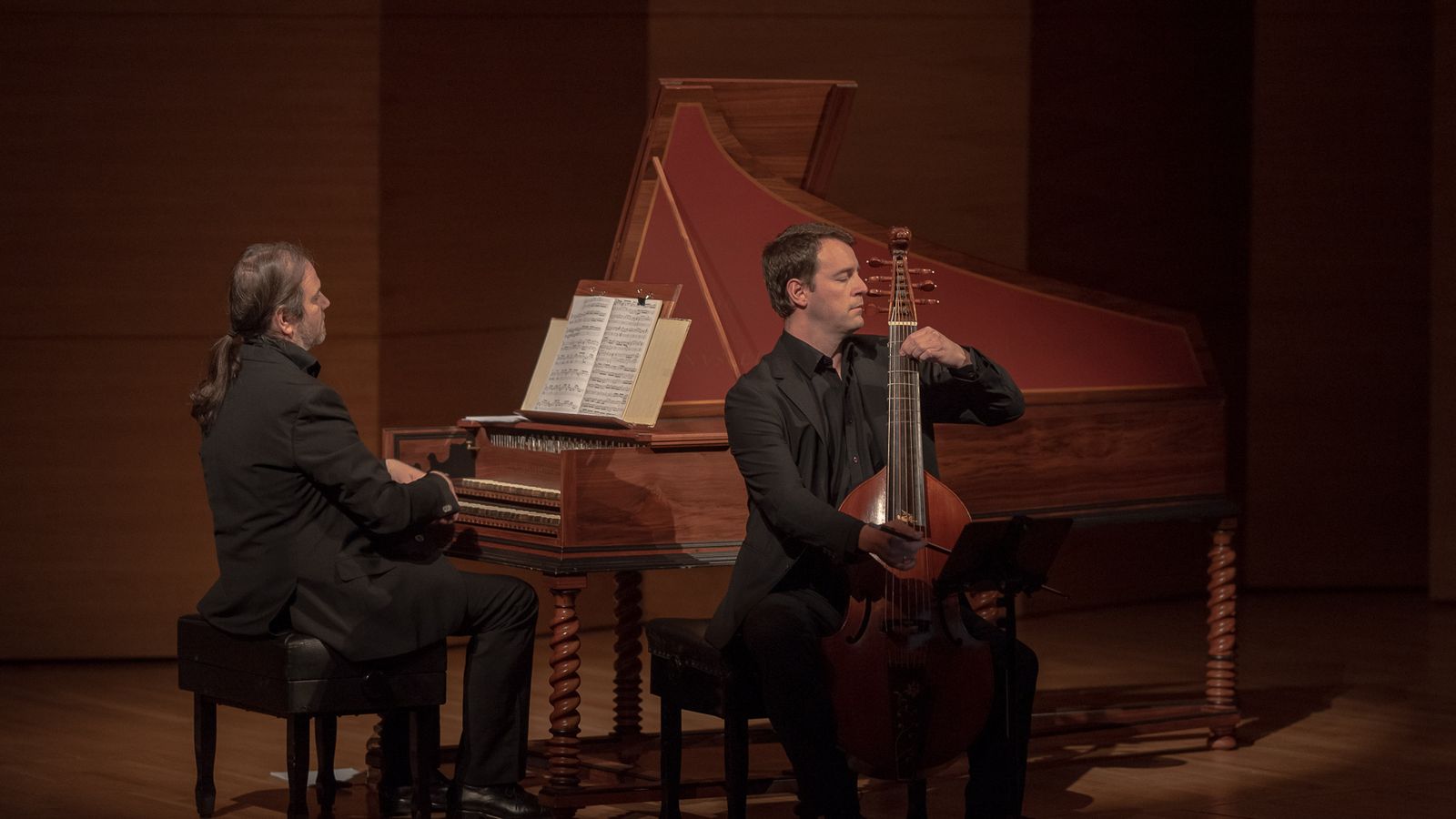 Alejandro Marías y Jordan Fumadó durante el concierto con el que presentaron el álbum en el Espacio Turina.