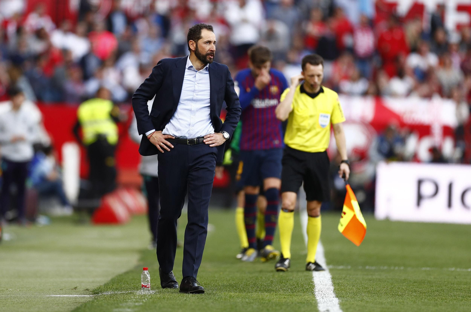 Pablo Machín, brazos en jarra en la banda del Ramón Sánchez-Pizjuán