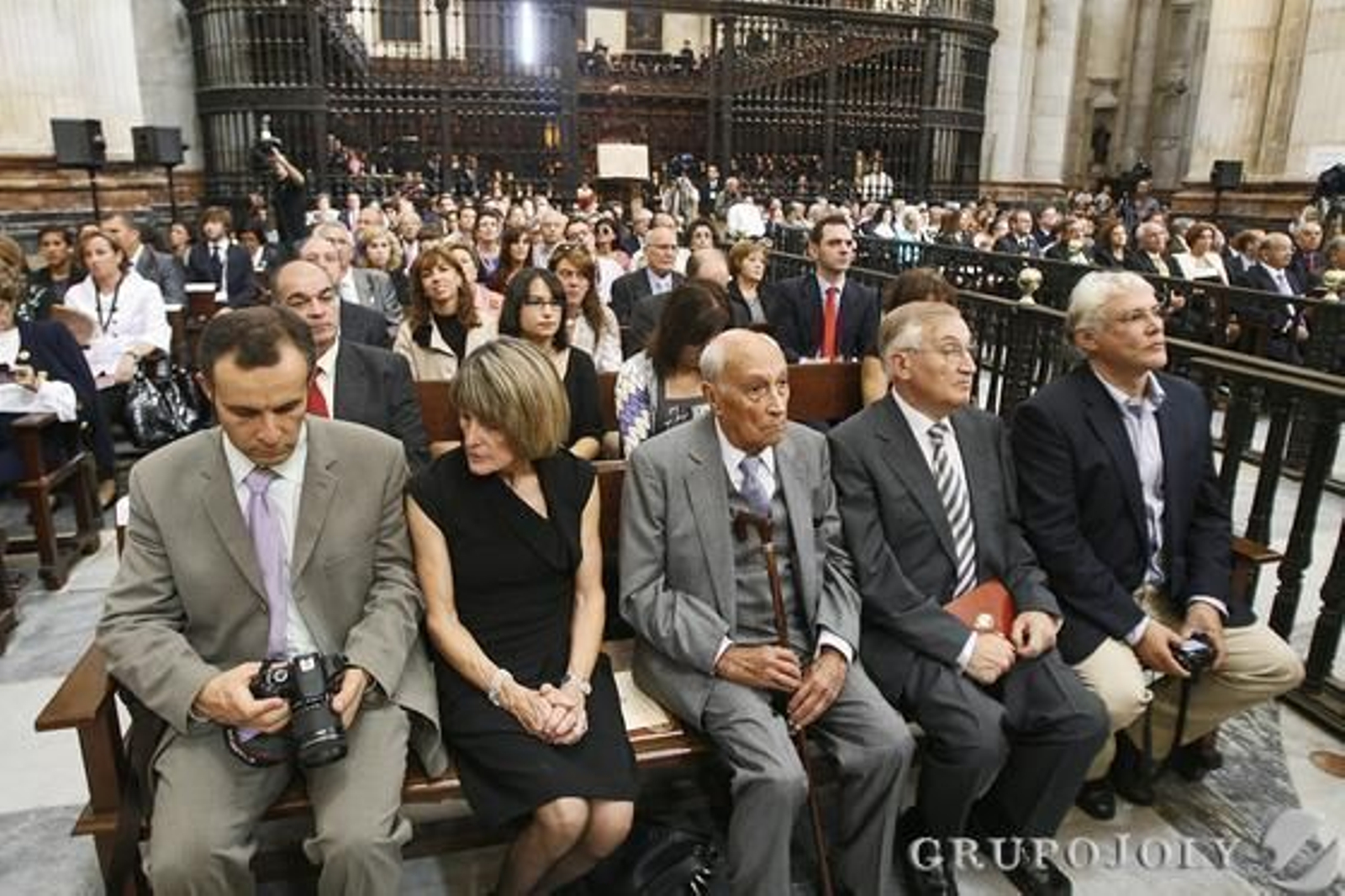 Imágenes de la toma de posesión del nuevo obispo de Cádiz y Ceuta, Rafael Zornoza Boy, en la Catedral de Cádiz.

Foto: Lourdes de Vicente - Joaquin Pino