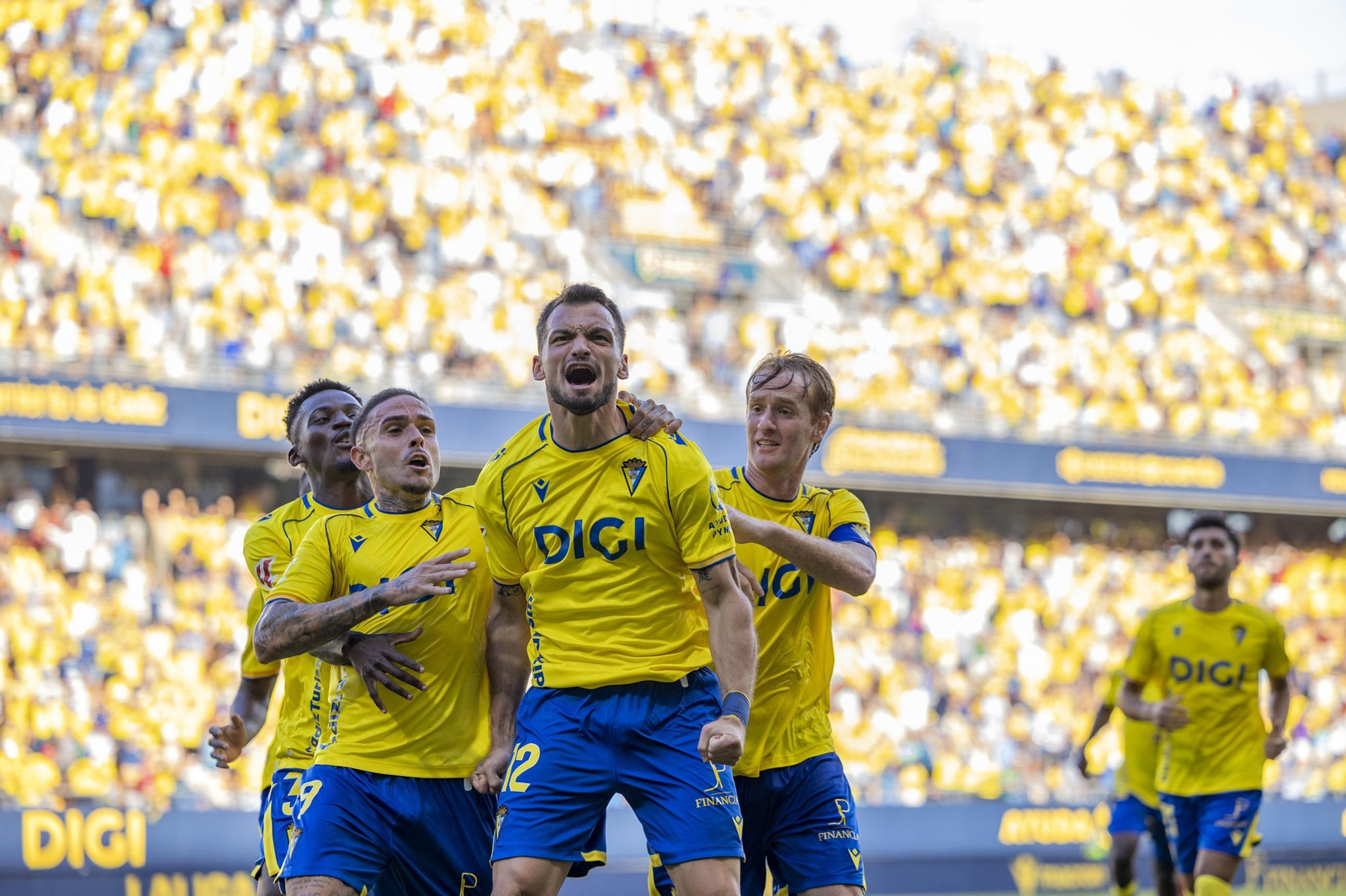 Búscate en las imágenes del Cádiz CF-Albacete