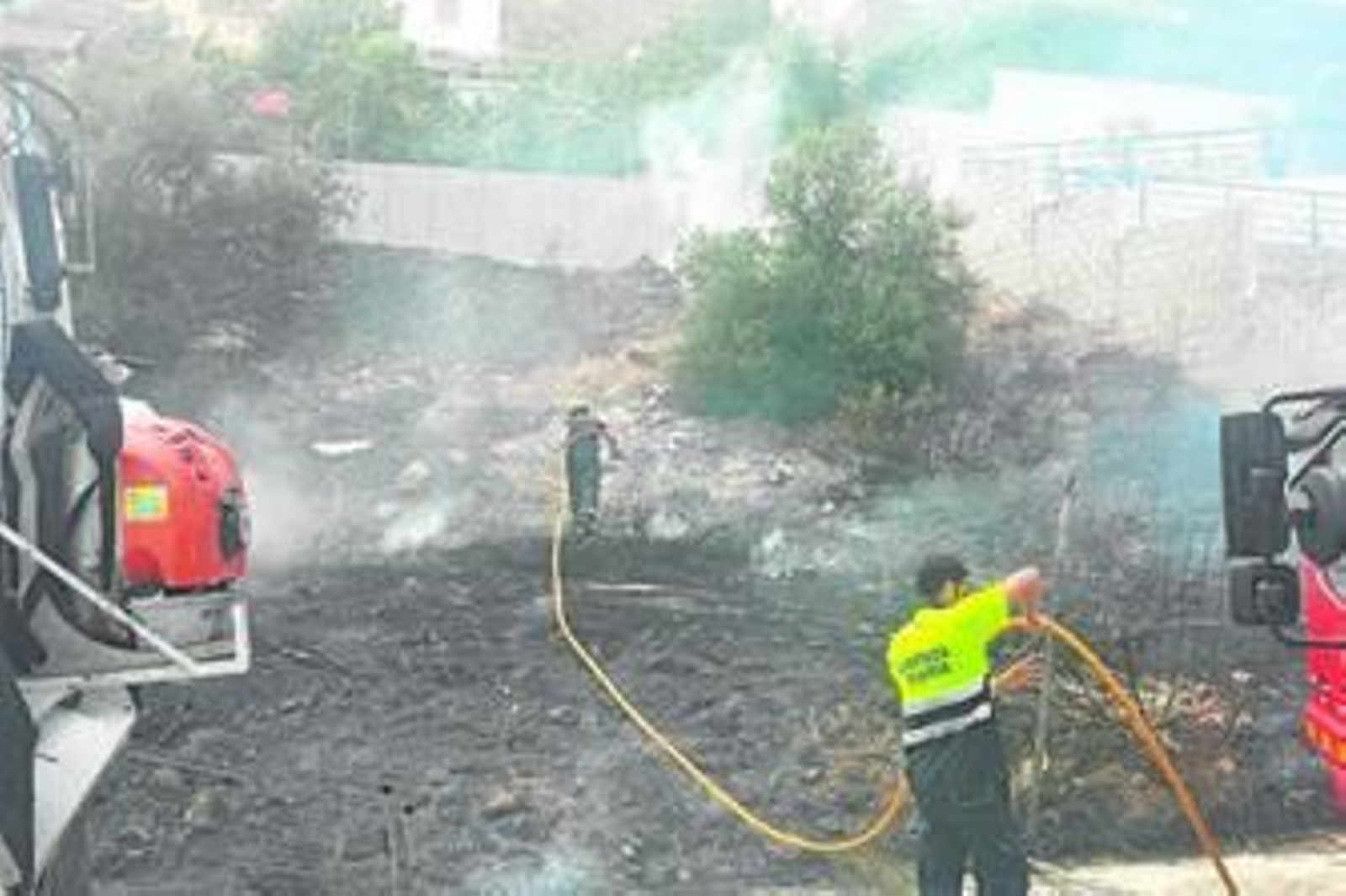 Bomberos sofocan el conato de incendio en El Lagar, Alhaurín de la Torre.