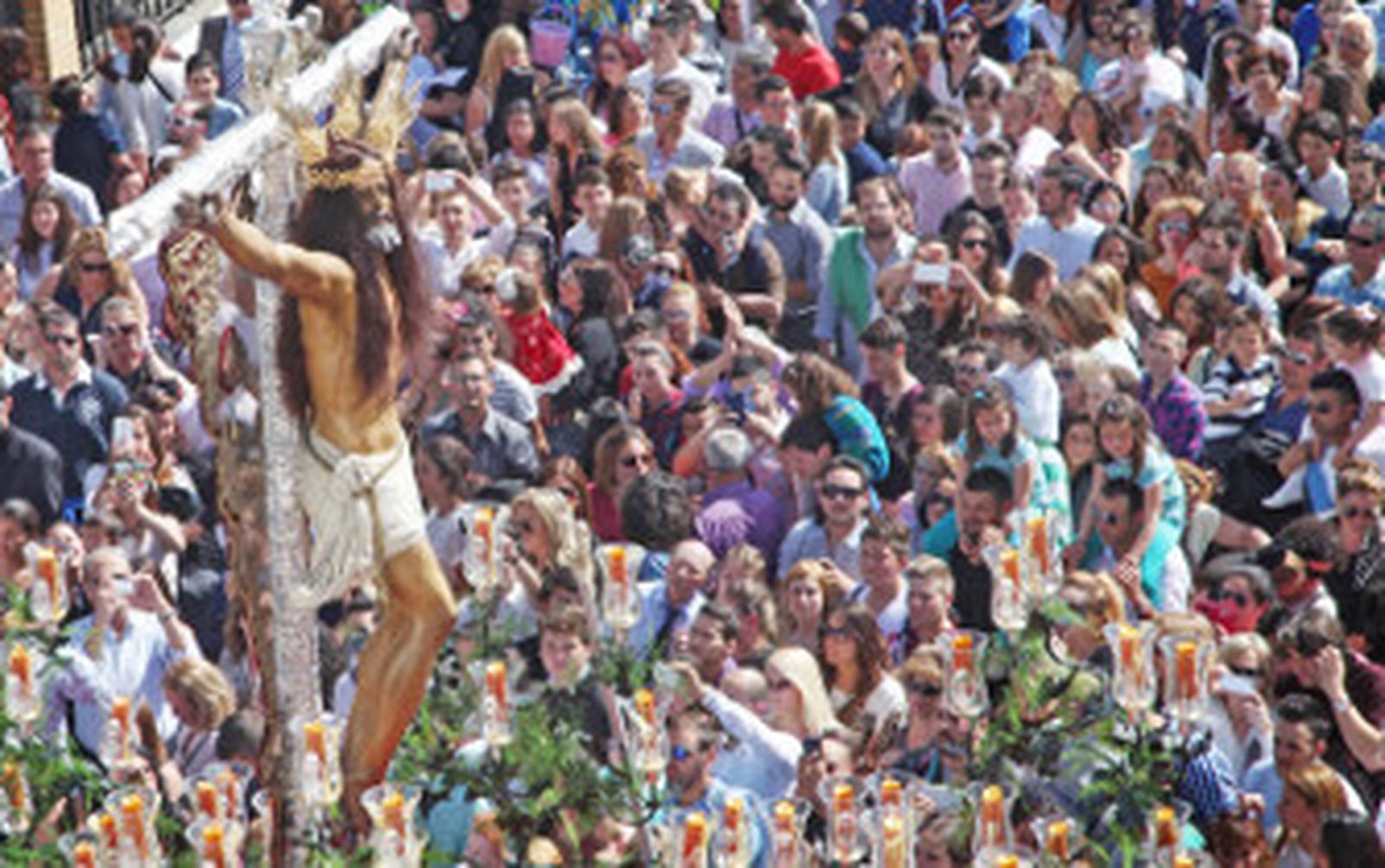 Multitudes y unos varales que alargan la noche