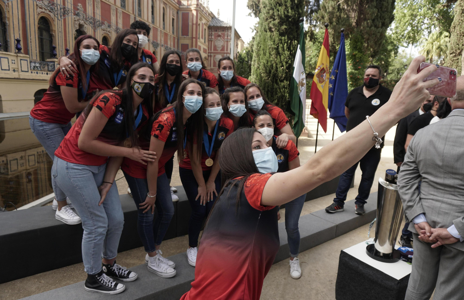 La visita del Rincón Fertilidad Málaga a Juanma Moreno, en fotos