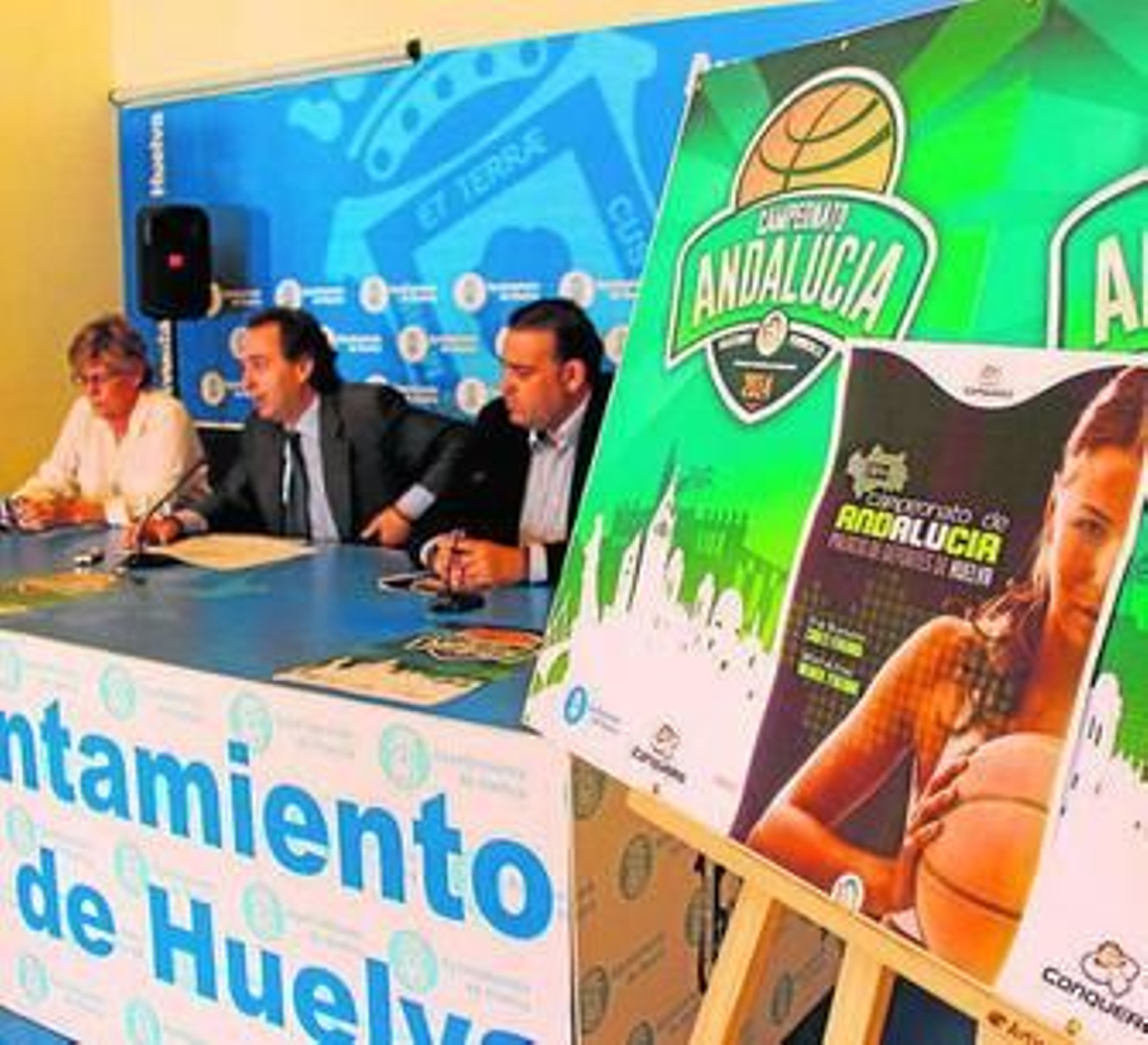 Rosa Espada, Manuel Remesal y José Luis Pena, ayer en la presentación.