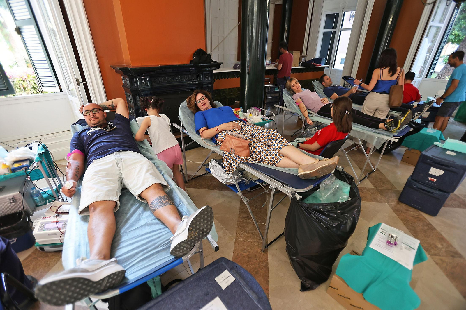 Imágenes de la macrocolecta de sangre en la Casa Colón de Huelva