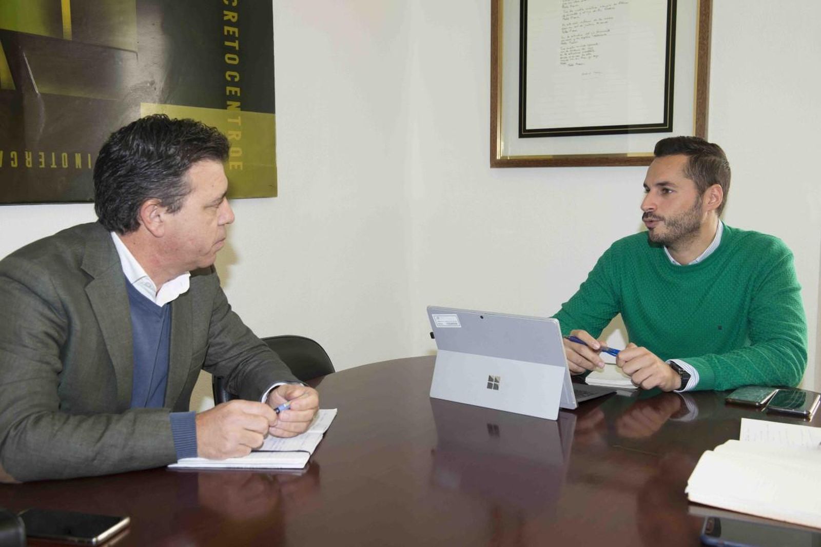 Miguel Pérez (COAG) y el vicepresidente Mario Fernández durante el encuentro.