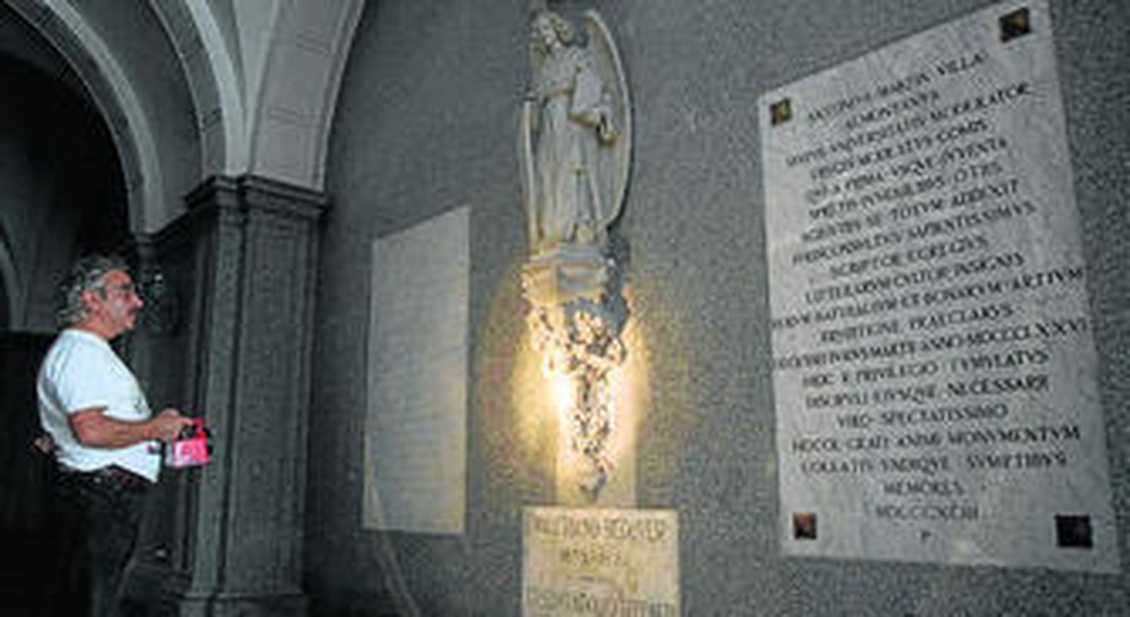 La tumba de Gustavo Adolfo Bécquer en Sevilla.