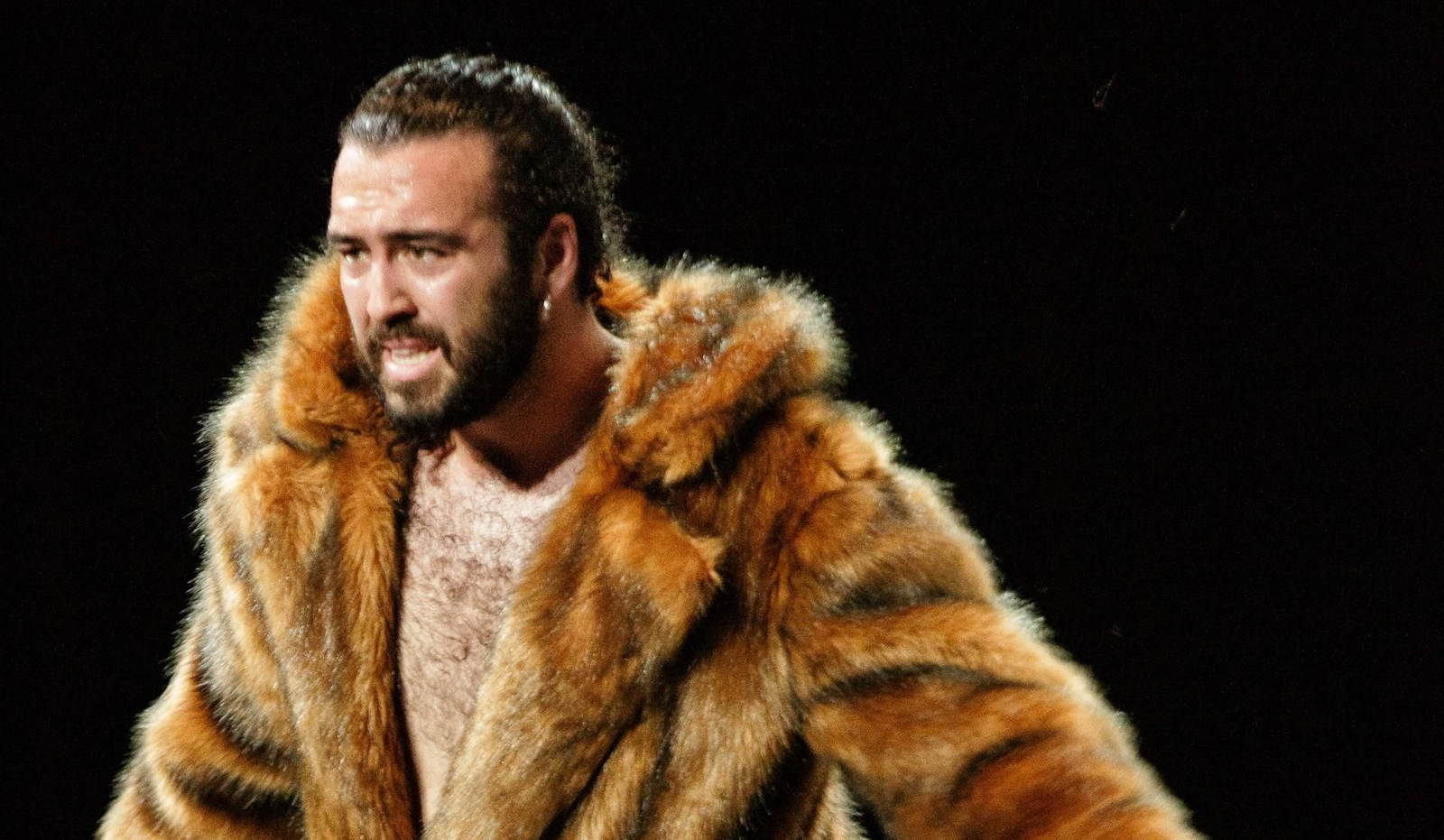 Julio Ruiz llega este sábado al Auditorio de Roquetas con un gran espectáculo.