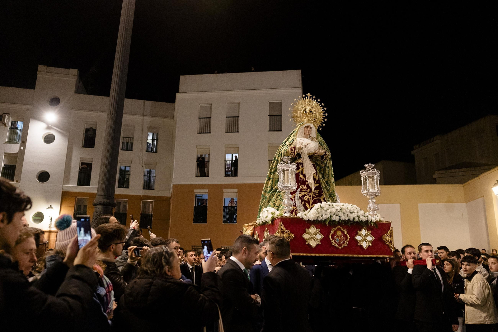Las imágenes del traslado de la cofradía del Huerto a la iglesia de Santa Catalina