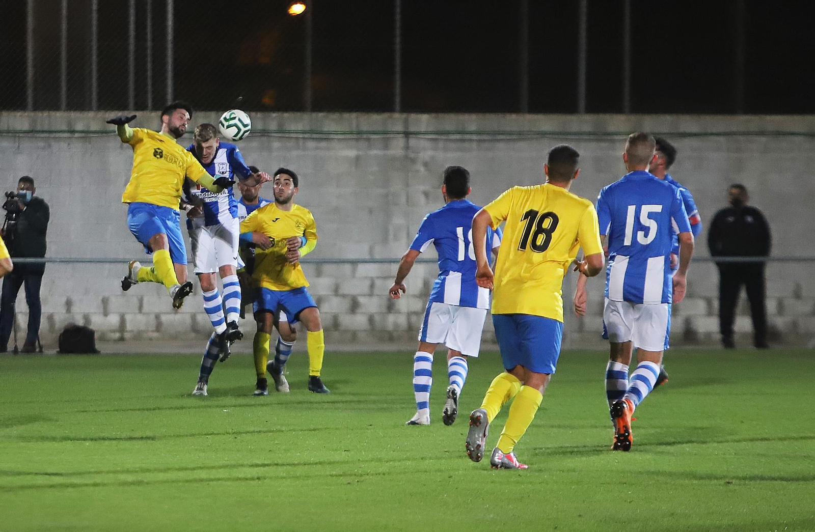 Imágenes del partido entre el Jerez Industrial-El Torno