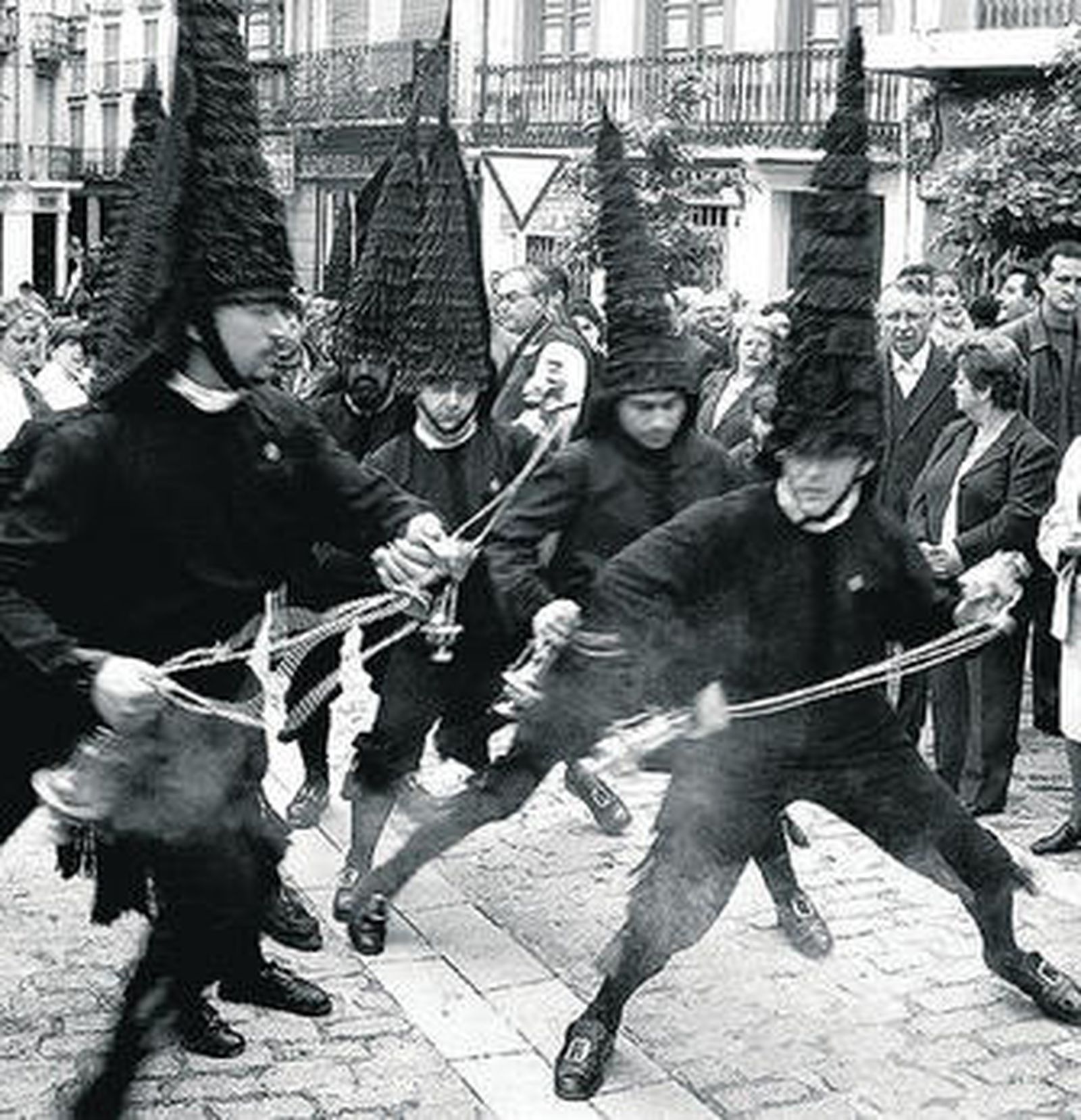 Los incensarios, en una de sus 'corrías'.