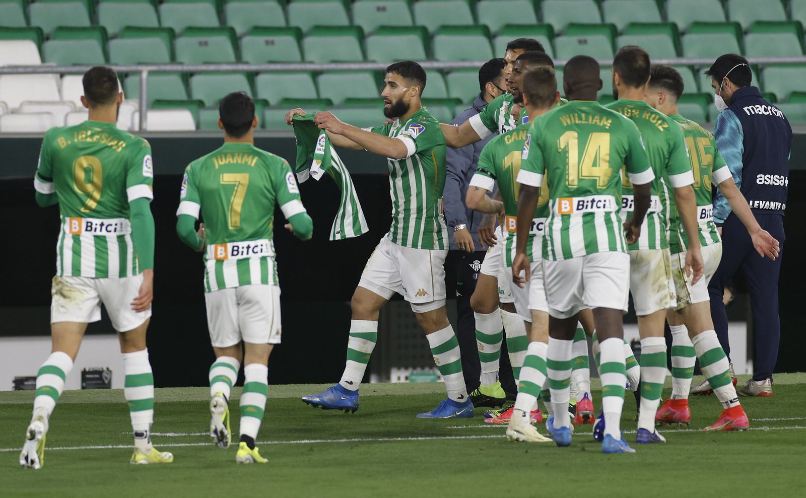 Fekir celebra su gol al Levante.