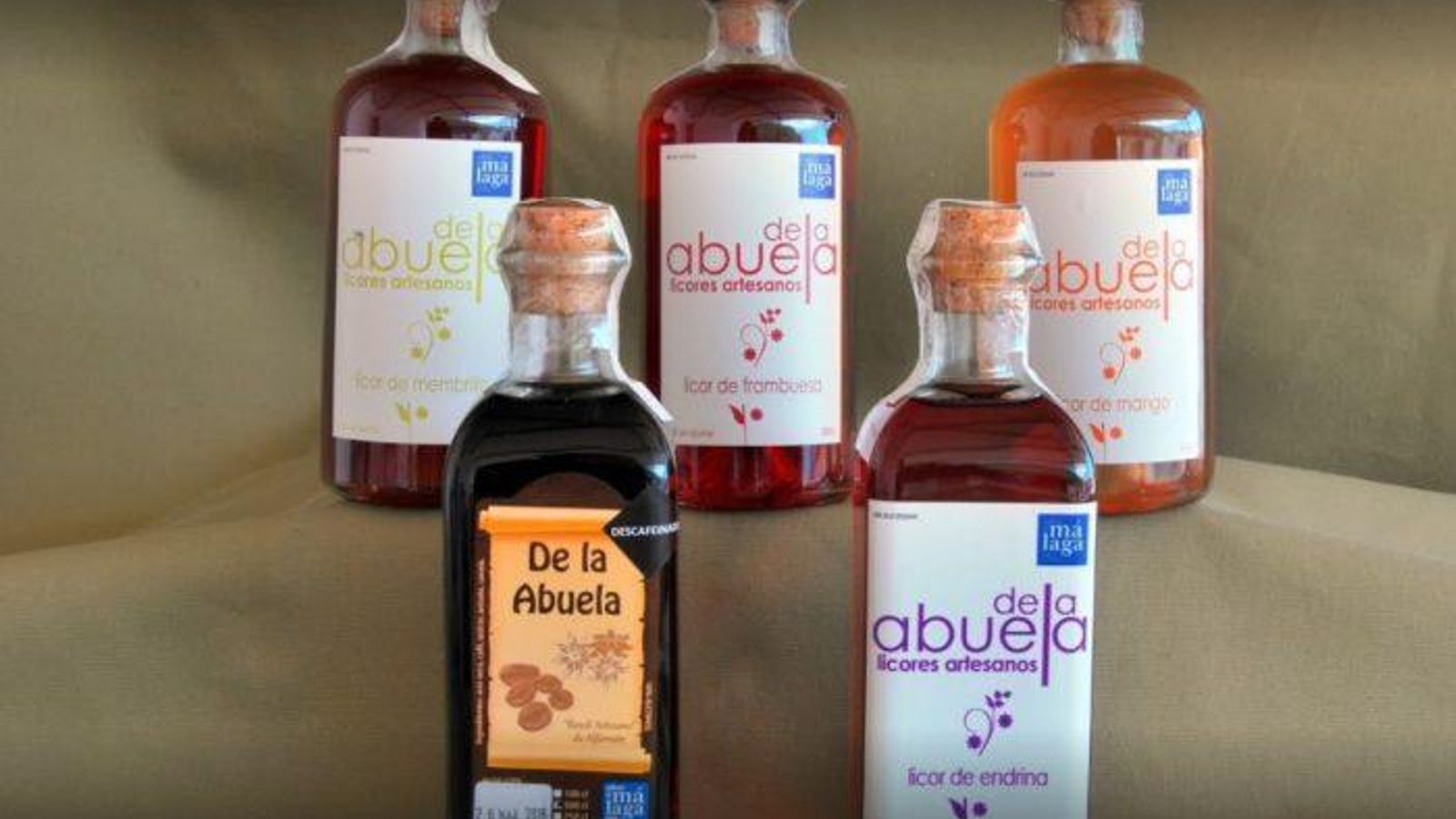 Algunos de los Licores de la Abuela. Algunos de los Licores de la Abuela.