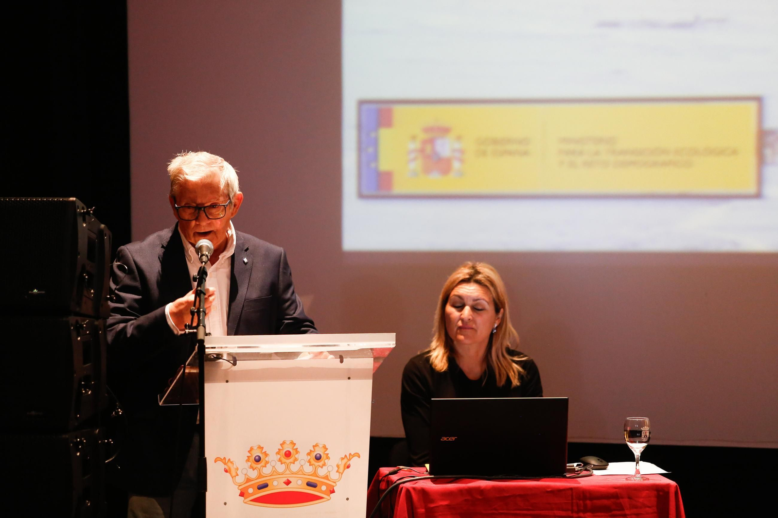 Las fotos de la jornada sobre el alga invasora en Tarifa