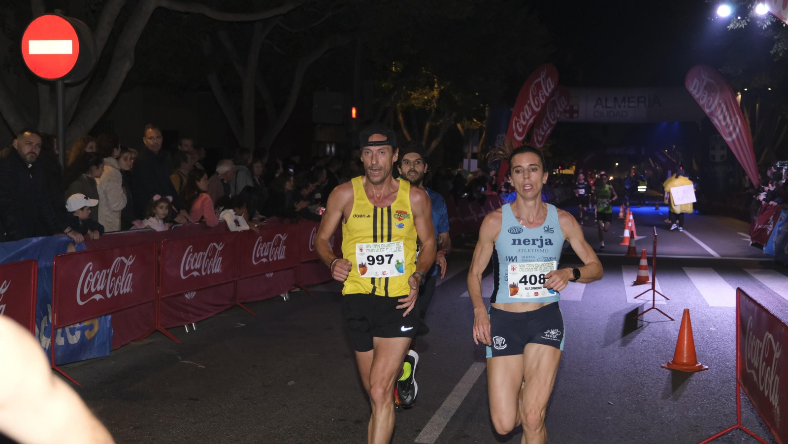 Imágenes de la XIV edición de la San Silvestre de Almería