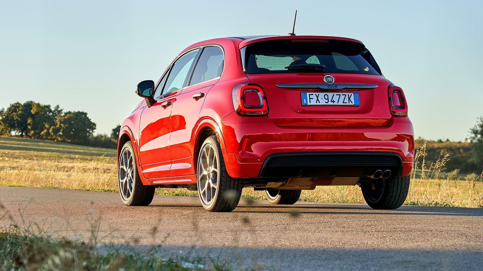 El Fiat 500X cuenta con ligeras modificaciones estéticas y mecánicas.
