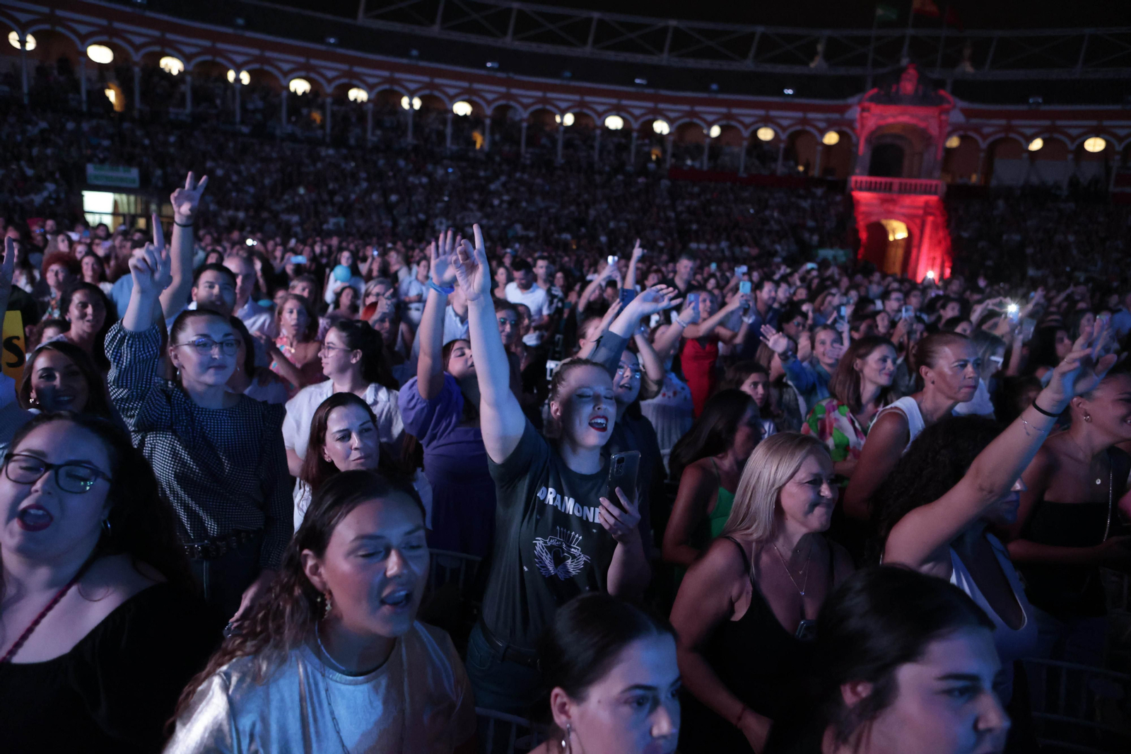 Las imágenes del concierto de Pablo Alborán en la Maestranza