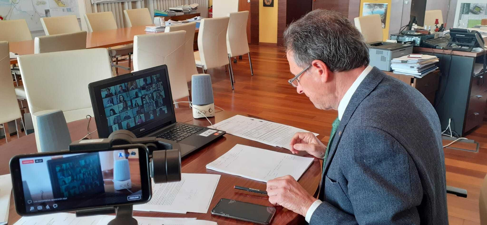 El alcalde ha presidido el Pleno telemático desde su despacho de Alcaldía