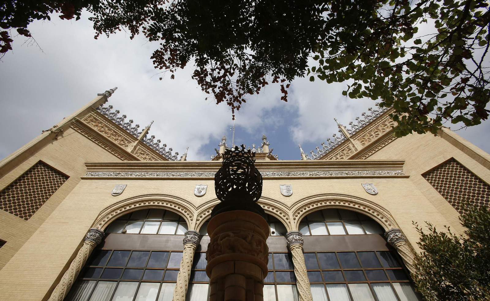 La remozada fachada del Pabellón Real.