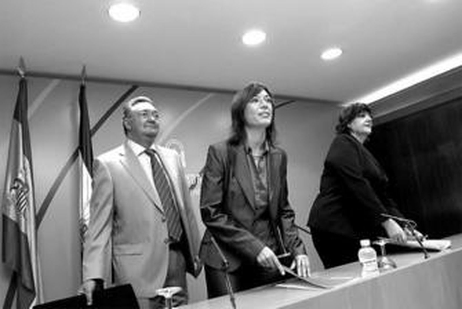 El secretario general del SAS, la delegada del Gobierno andaluz en Málaga (centro) y la de Salud.