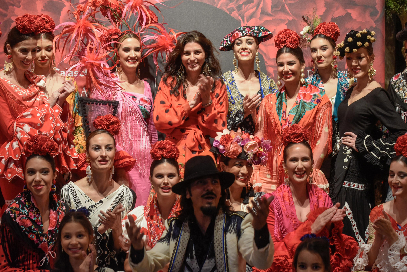 Photocall del desfile de Rocío Peralta, todas las fotos