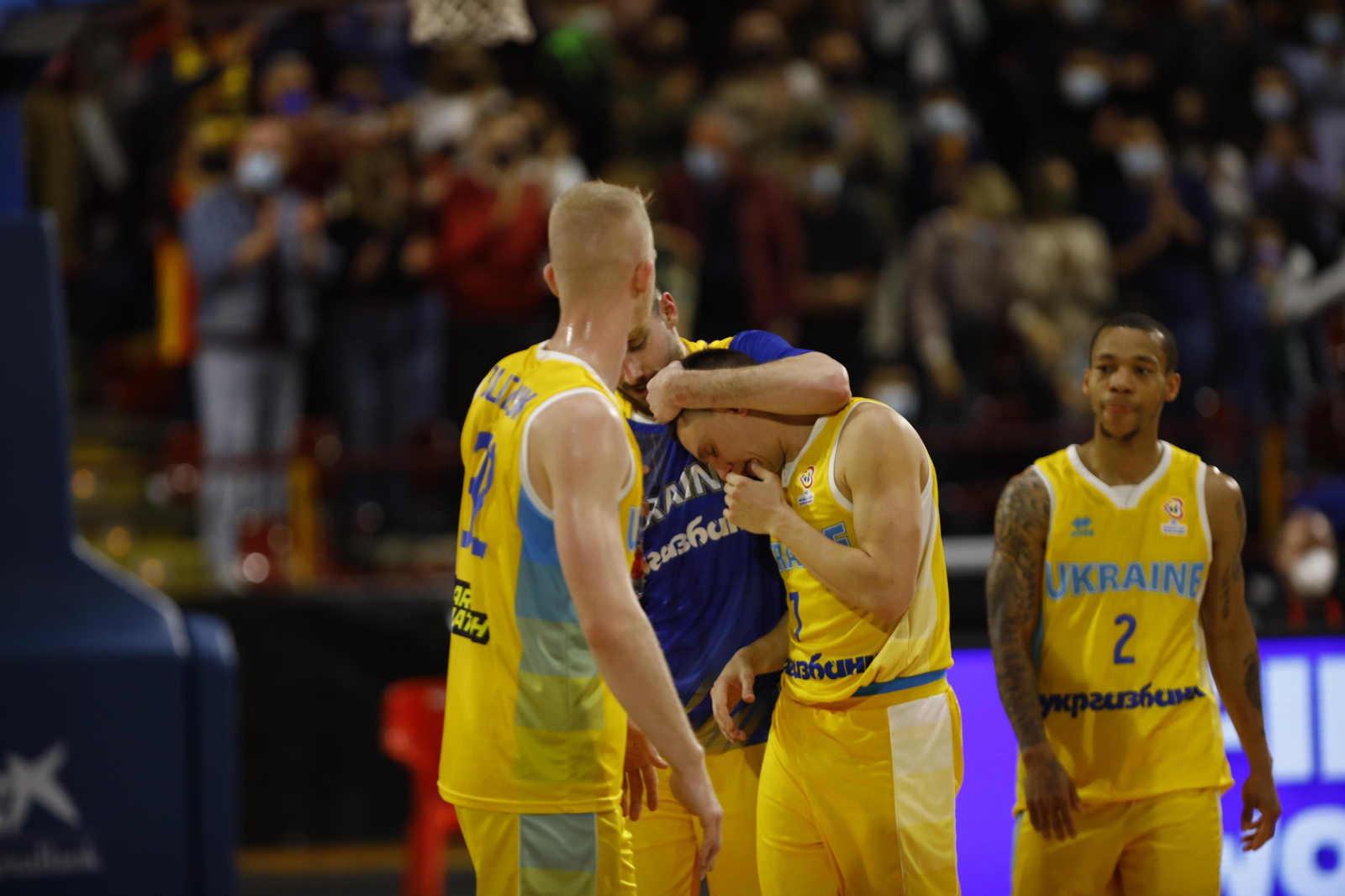 Las imágenes del emotivo encuentro entre España y Ucrania en Córdoba