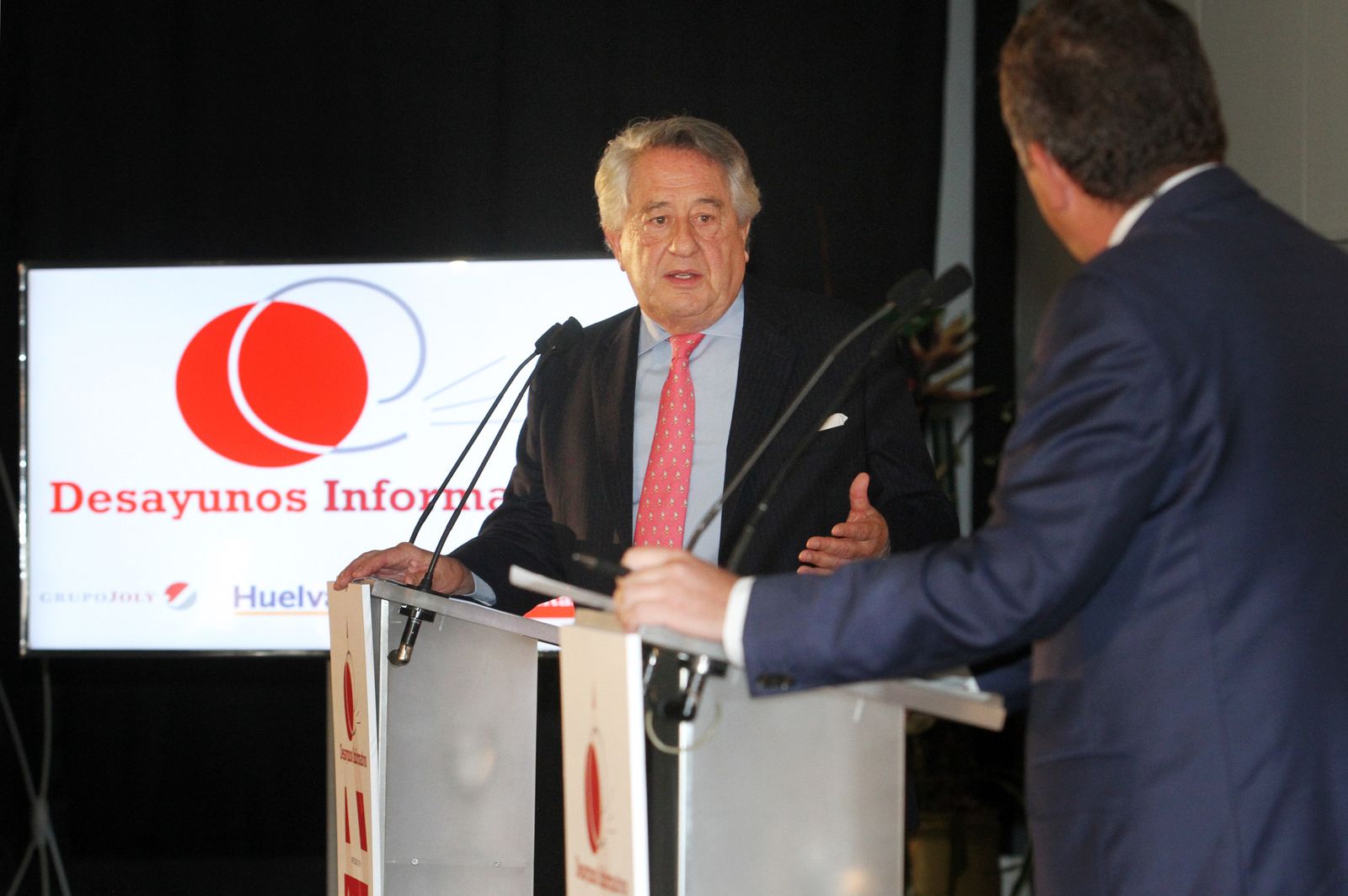 Imágenes del Desayuno Informativo del Grupo Joly con Javier Targhetta