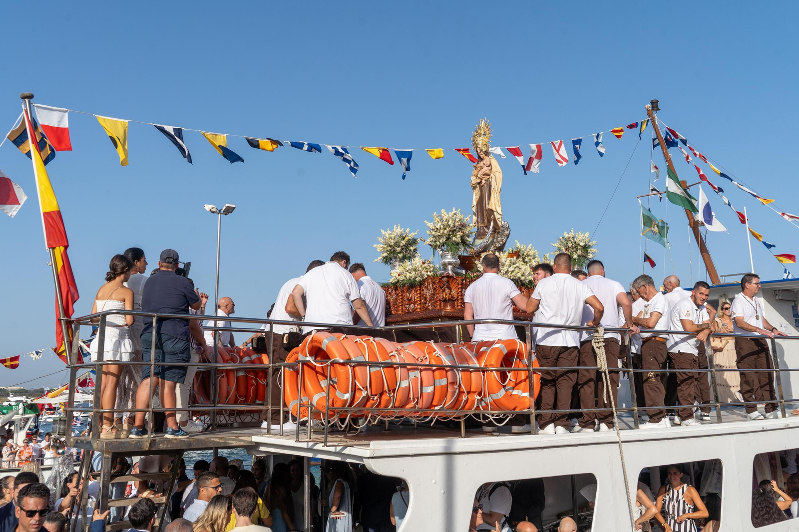 Imágenes de la Solemne Procesión marítima de la Virgen del Carmen en Punta Umbría