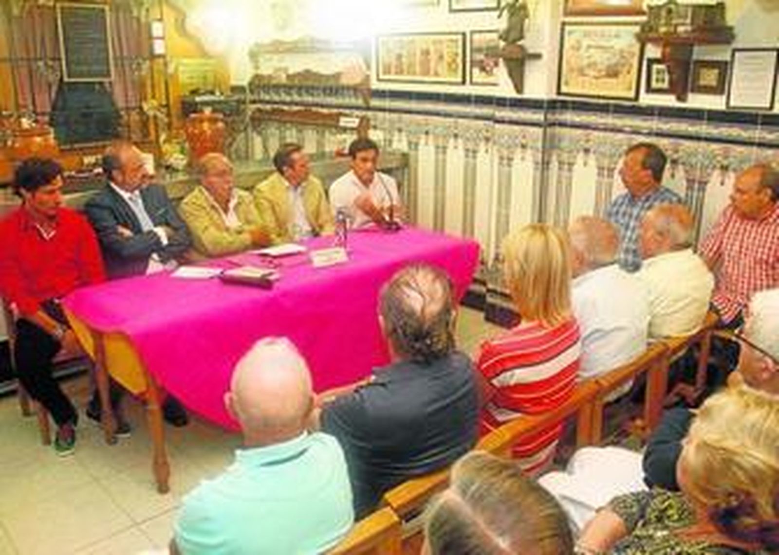 El diestro Francisco Torres Jerez en su turno de palabra.