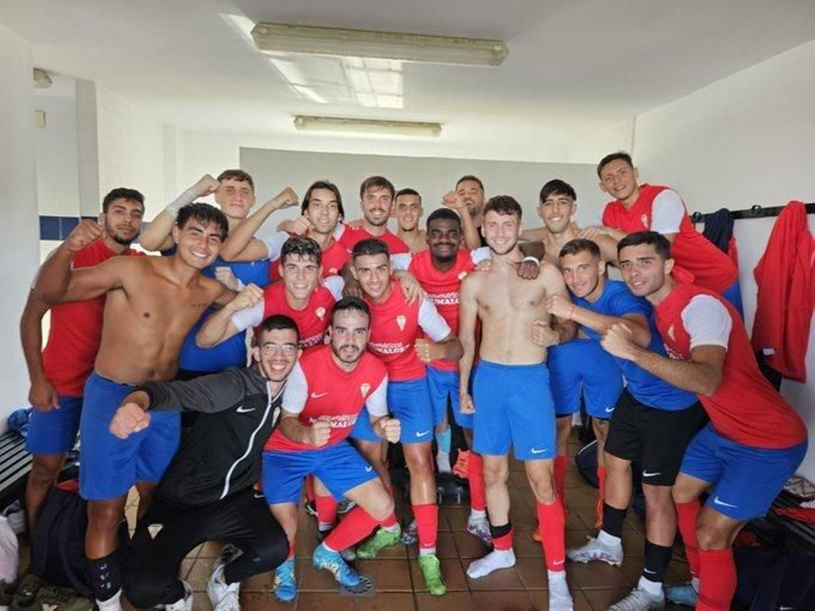 El Algeciras B celebra una victoria esta temporada.