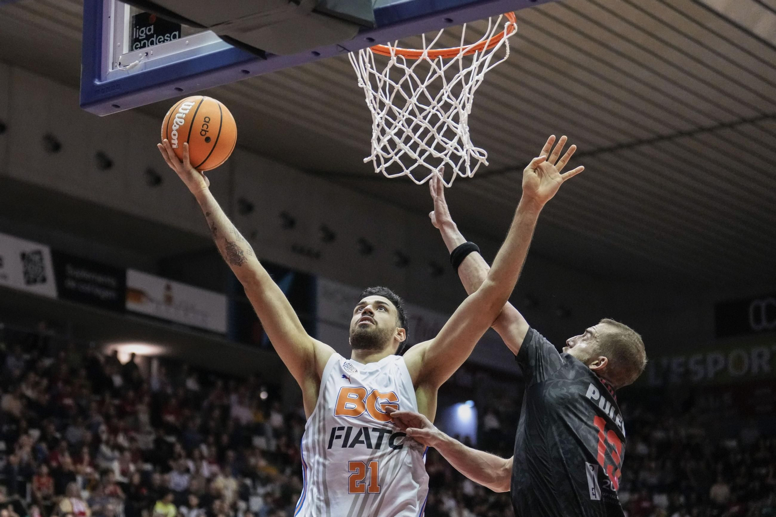 Las imágenes del Bàsquet Girona-Covirán Granada