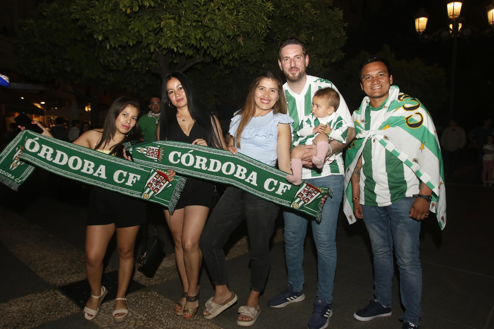 La fiesta de la afición del Córdoba CF en Las Tendillas
