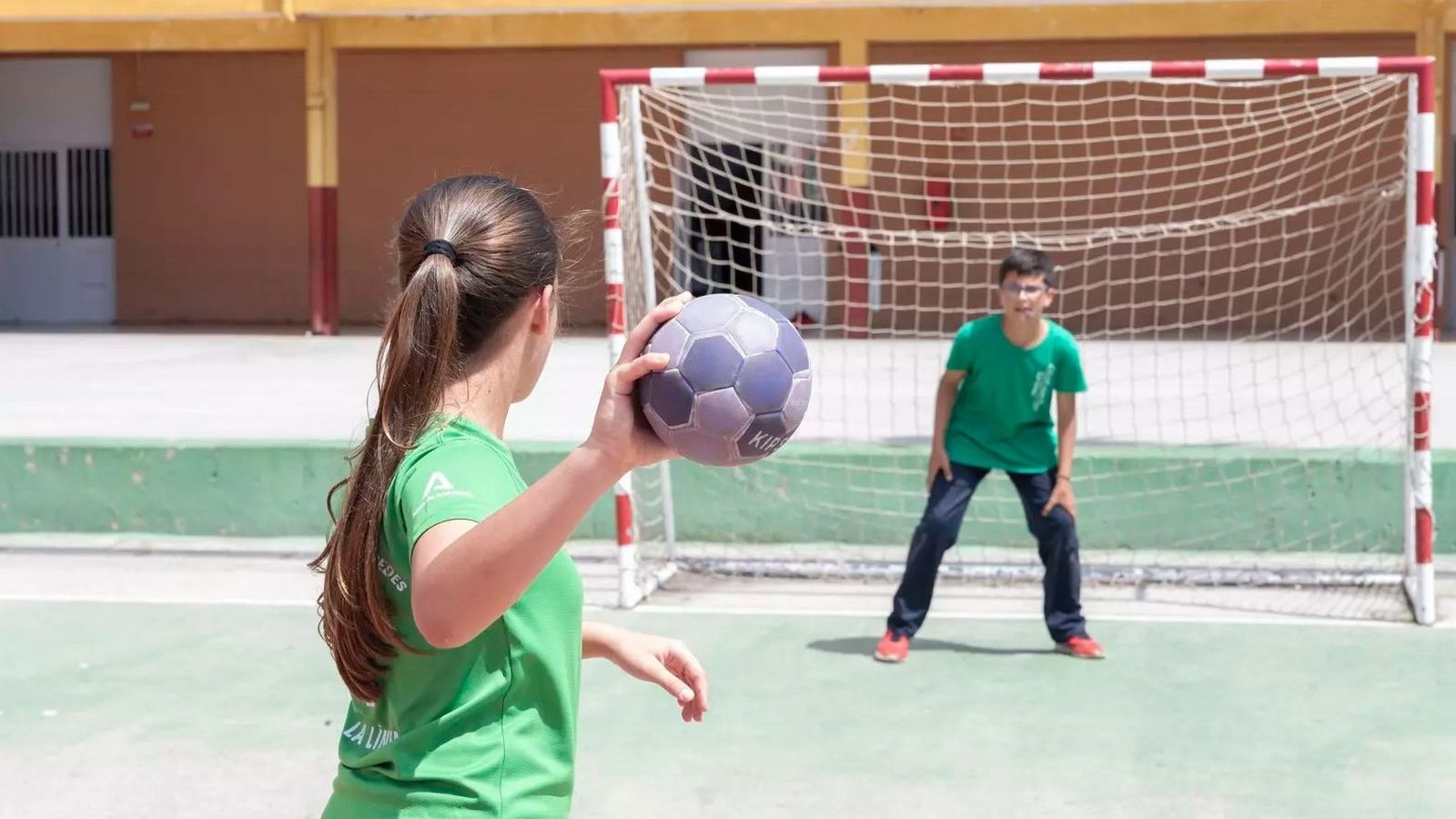 Un instante del reciente torneo de balonmano en las jornadas inclusivas de Don Bosco.