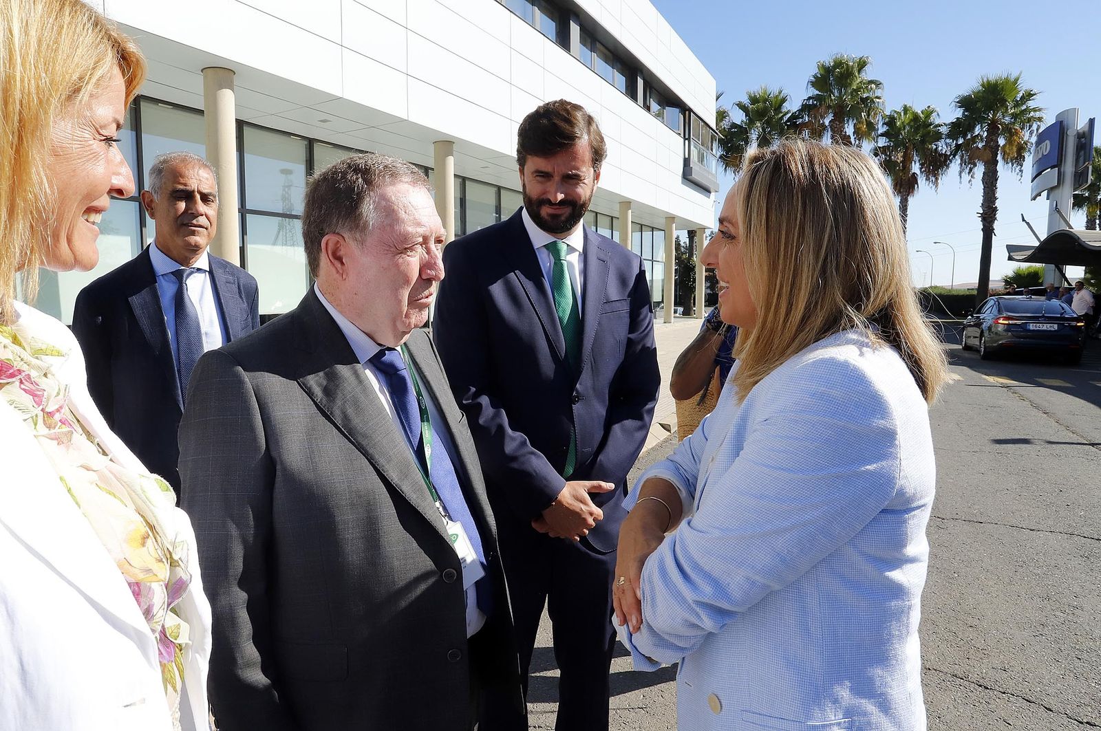 Imágenes de la visita de la consejera Marifrán Carazo a la empresa GTO en Niebla
