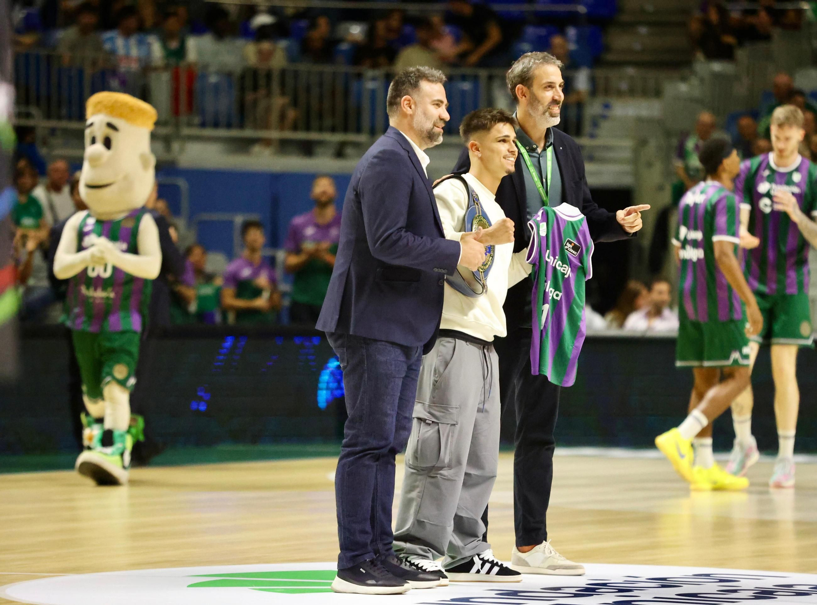 Samuel Molina, boxeador campeón de Europa, homenajeado por el Unicaja