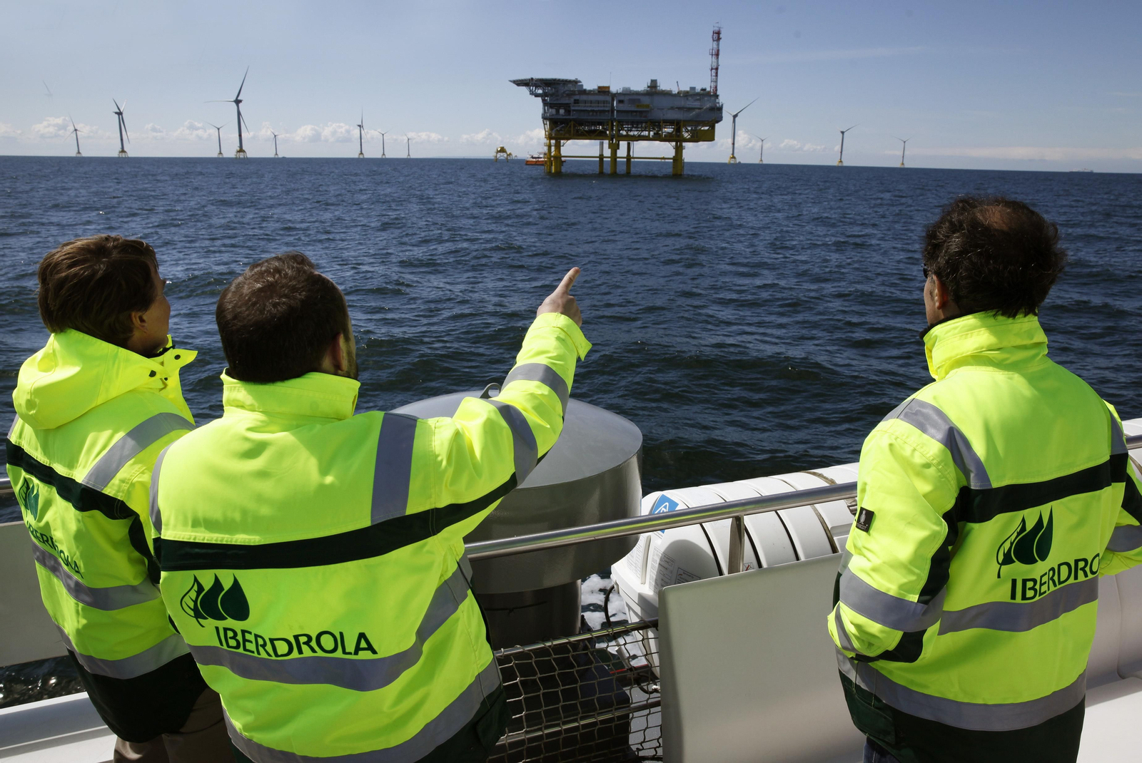 Puerto Real, presente en la estación eólico marina Wikinger