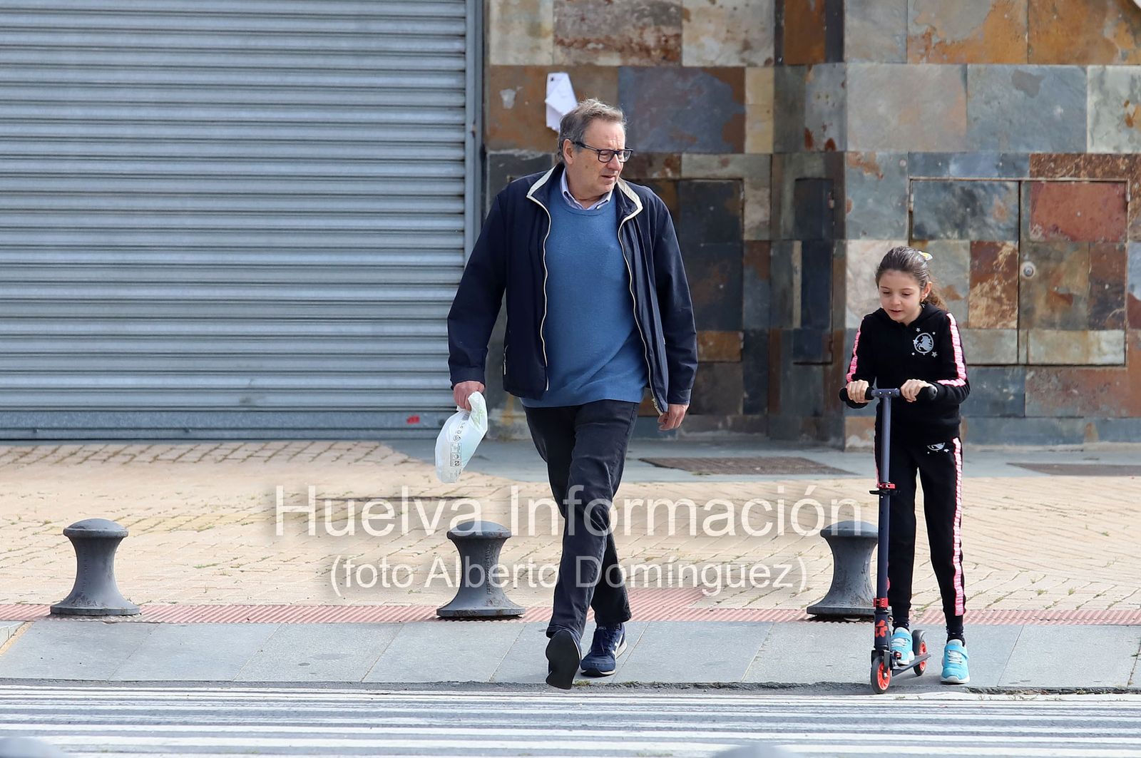 Imágenes del primer día de la salida de niños a la calle en el estado de alarma por coronavirus