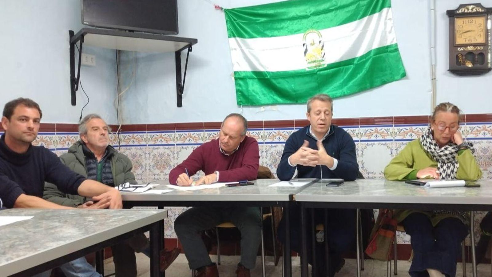 Algunos de los participantes en la reunión informativa. Algunos de los participantes en la reunión informativa.