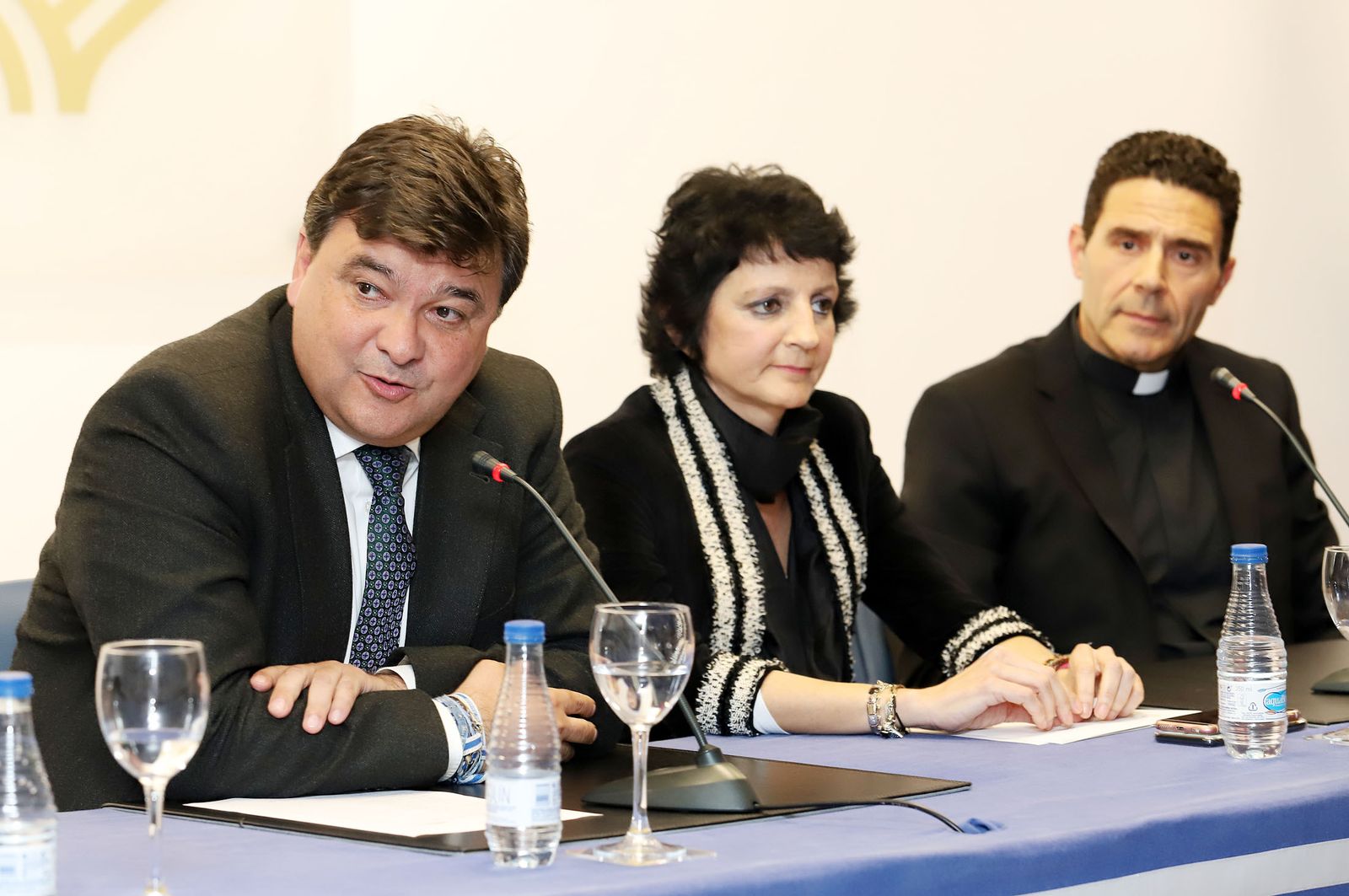 Imágenes de la presentación de la Guía de Semana Santa de Huelva Información