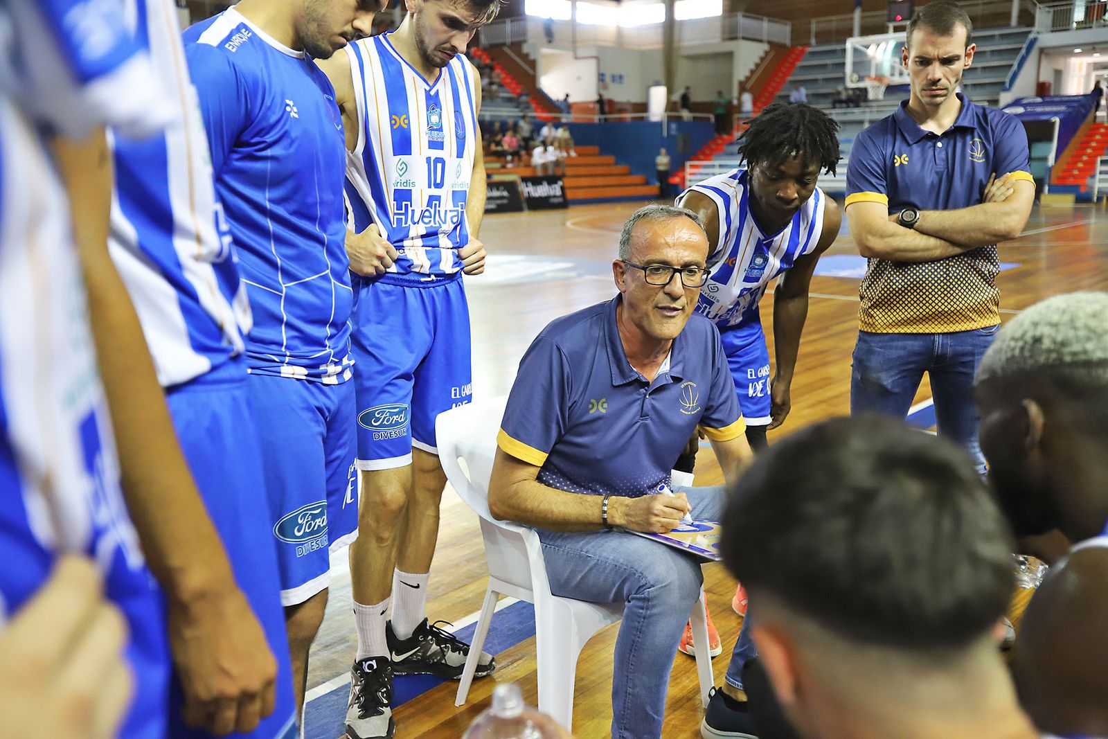 Imágenes de la Primera jornada de la fase final a LEB Plata: Huelva Comercio Viridis vs Refitel Basket Lliria